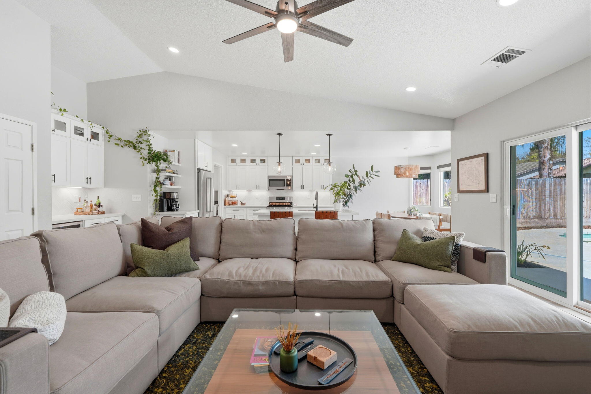 2336 S Cedar St, Visalia, CA 93292