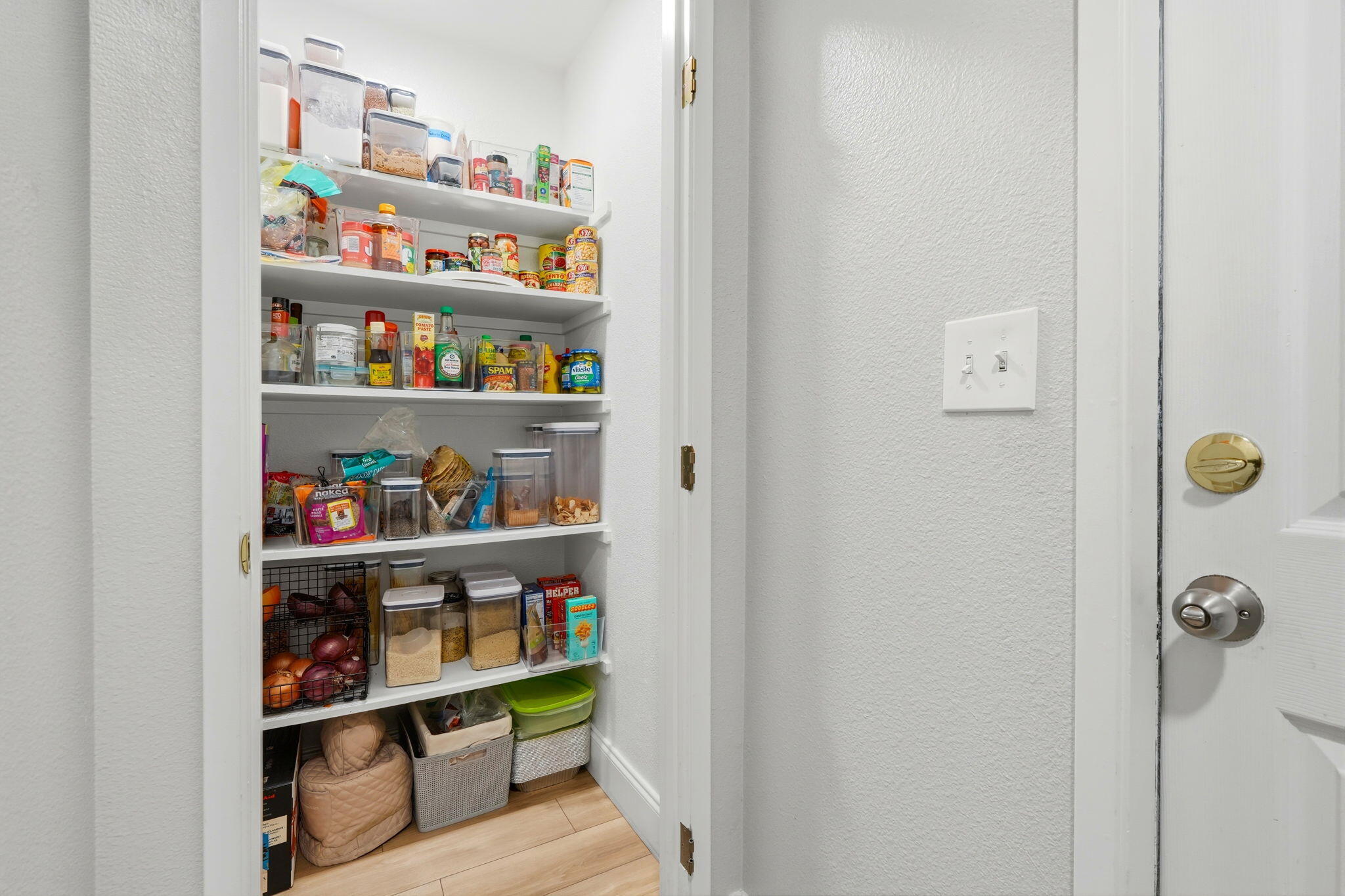 2336 S Cedar St, Visalia, CA 93292