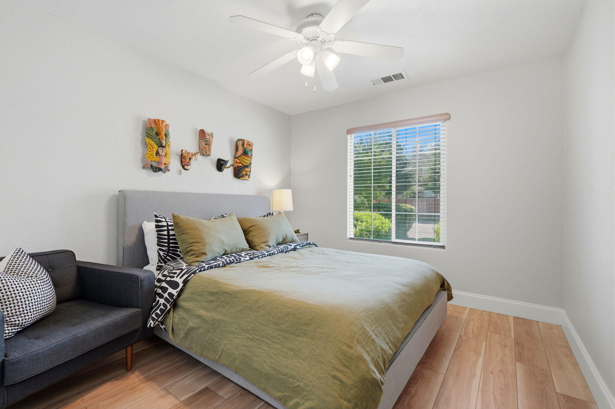 2336 S Cedar St, Visalia, CA 93292