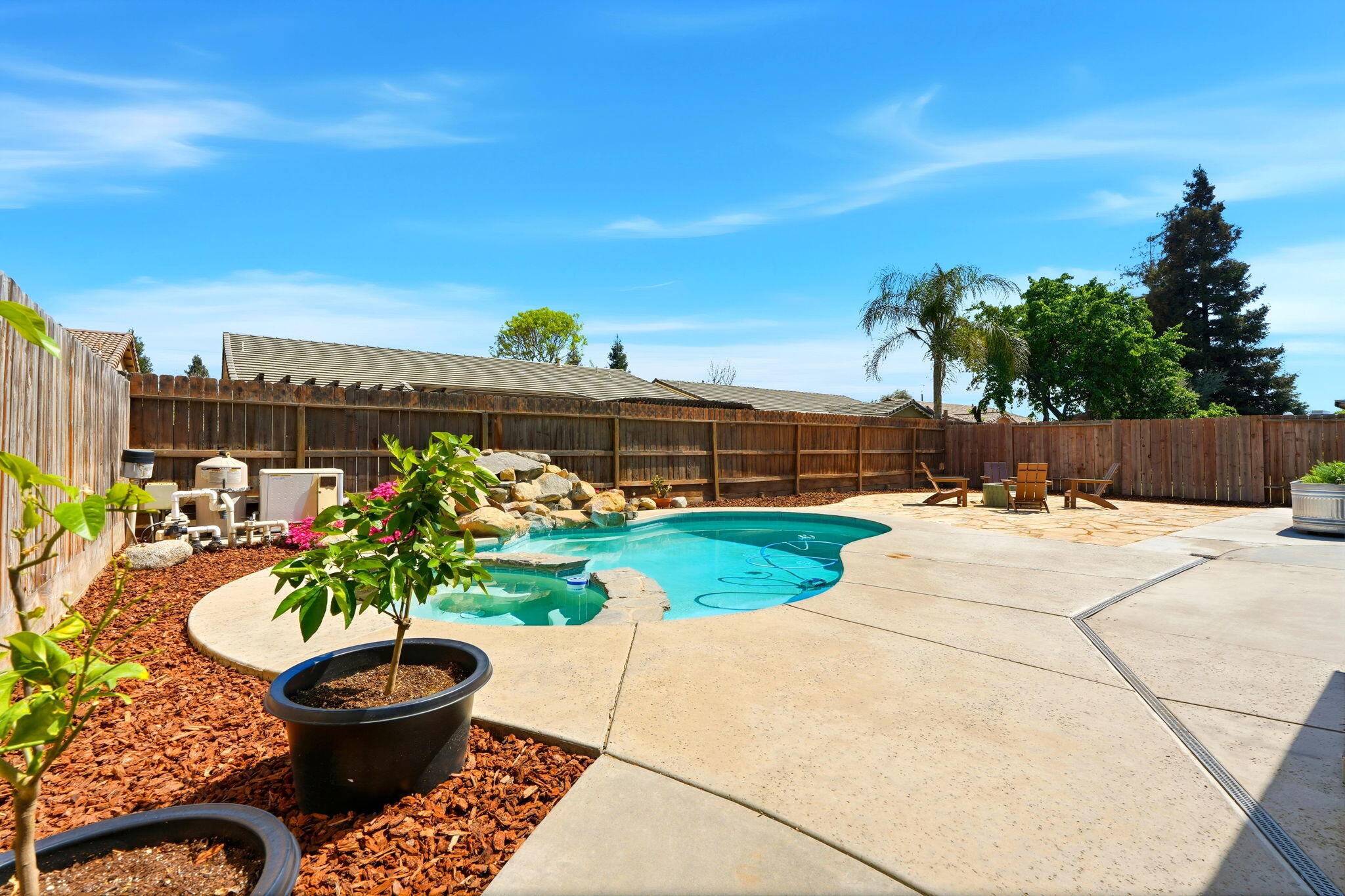 2336 S Cedar St, Visalia, CA 93292