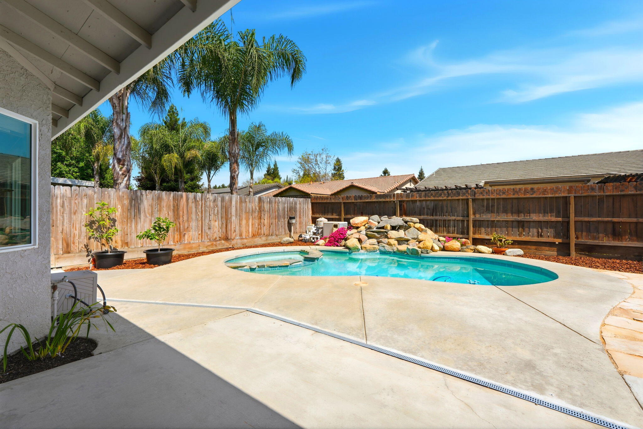 2336 S Cedar St, Visalia, CA 93292