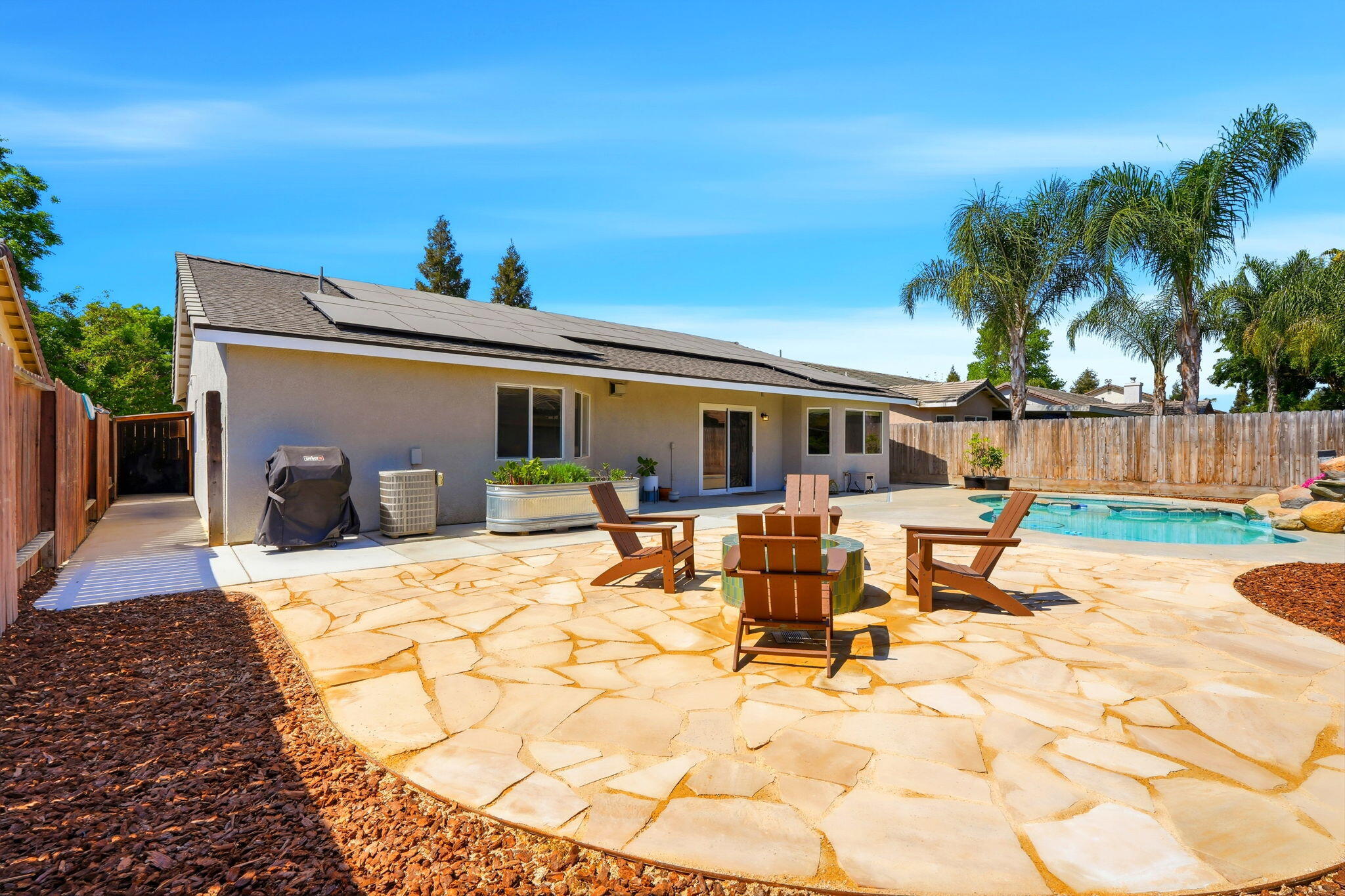 2336 S Cedar St, Visalia, CA 93292