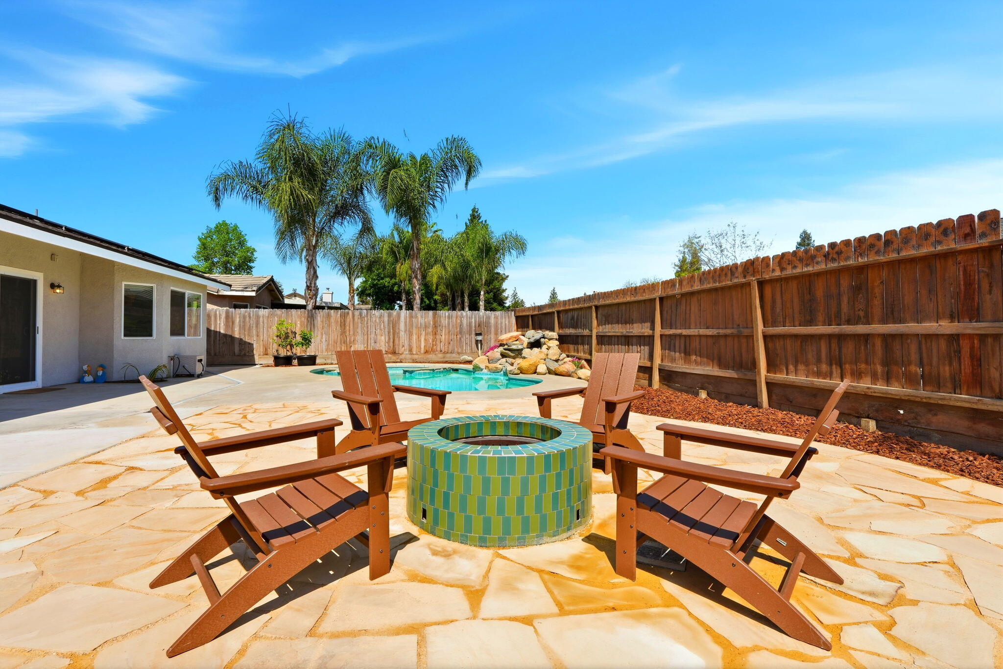 2336 S Cedar St, Visalia, CA 93292