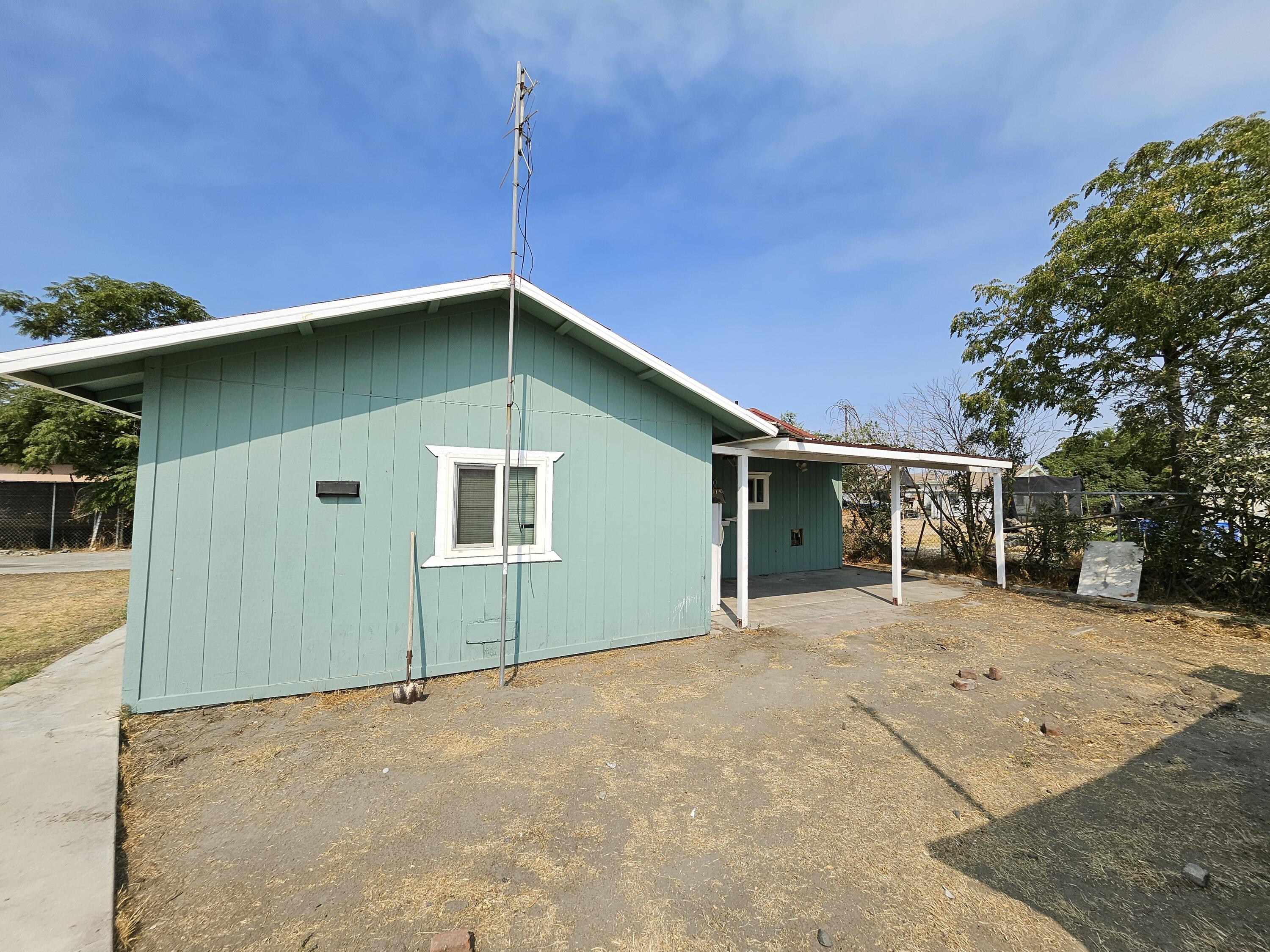 2710 Brokaw Ave, Corcoran, CA 93212