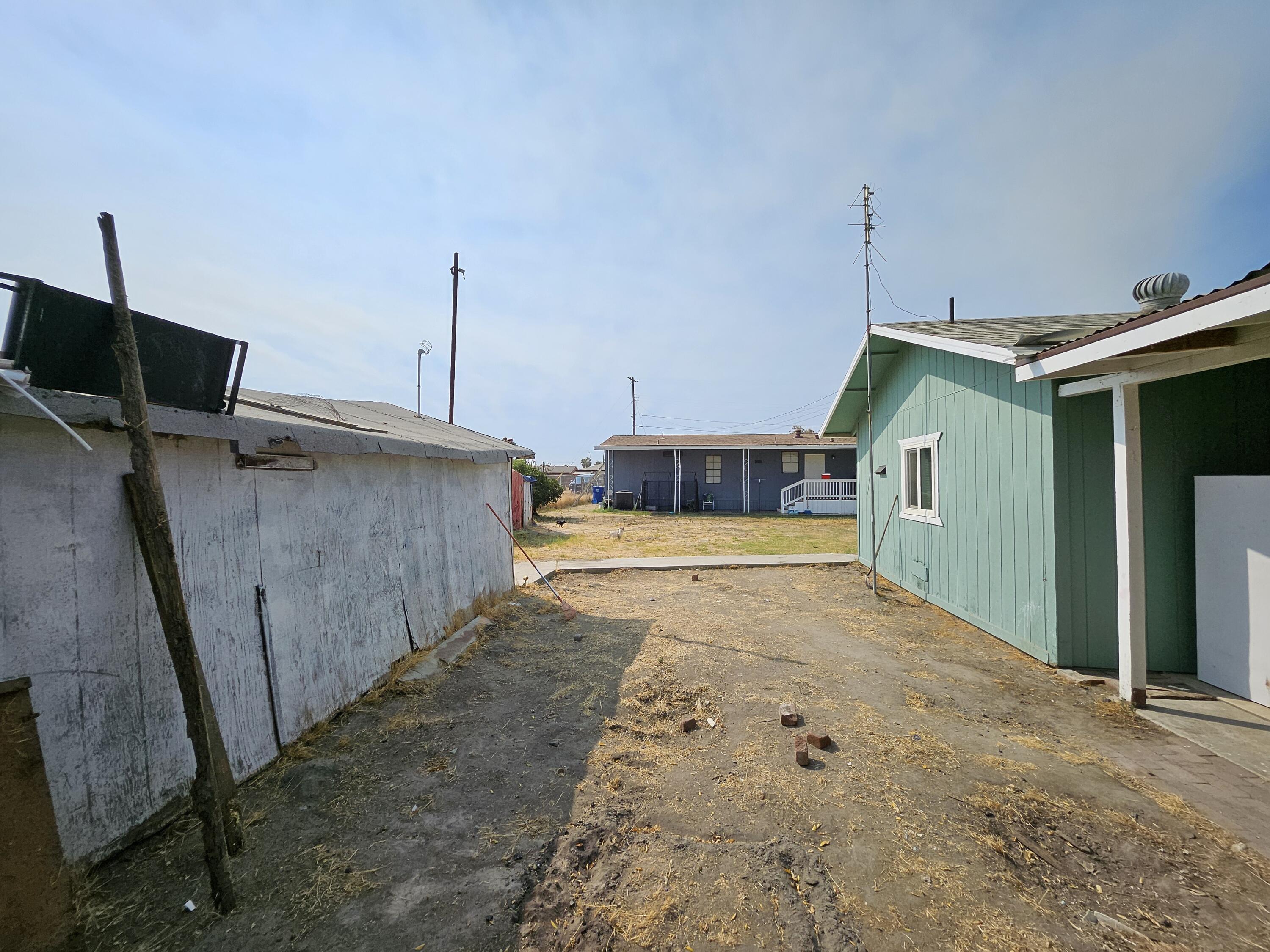 2710 Brokaw Ave, Corcoran, CA 93212