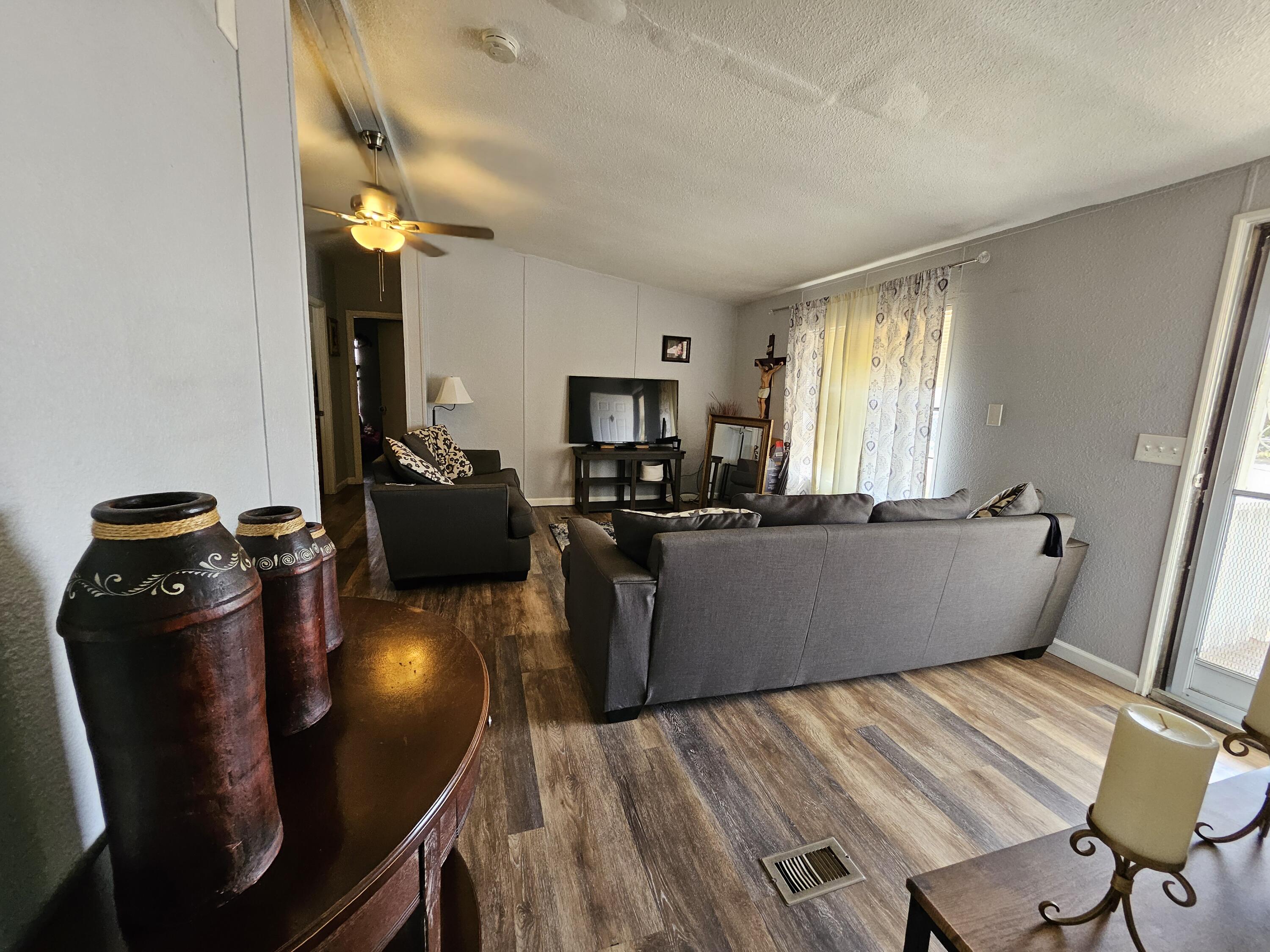 2710 Brokaw Ave, Corcoran, CA 93212