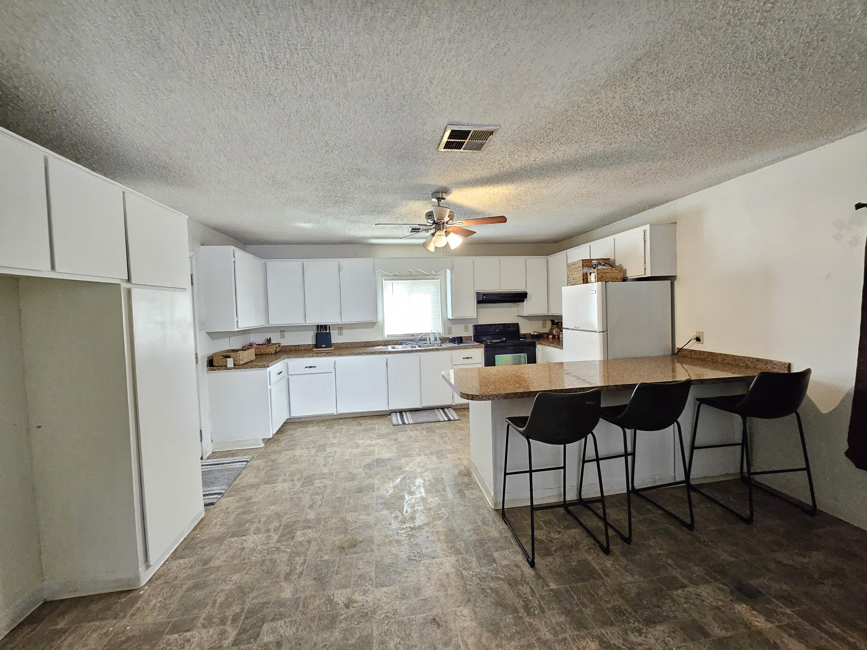 2710 Brokaw Ave, Corcoran, CA 93212