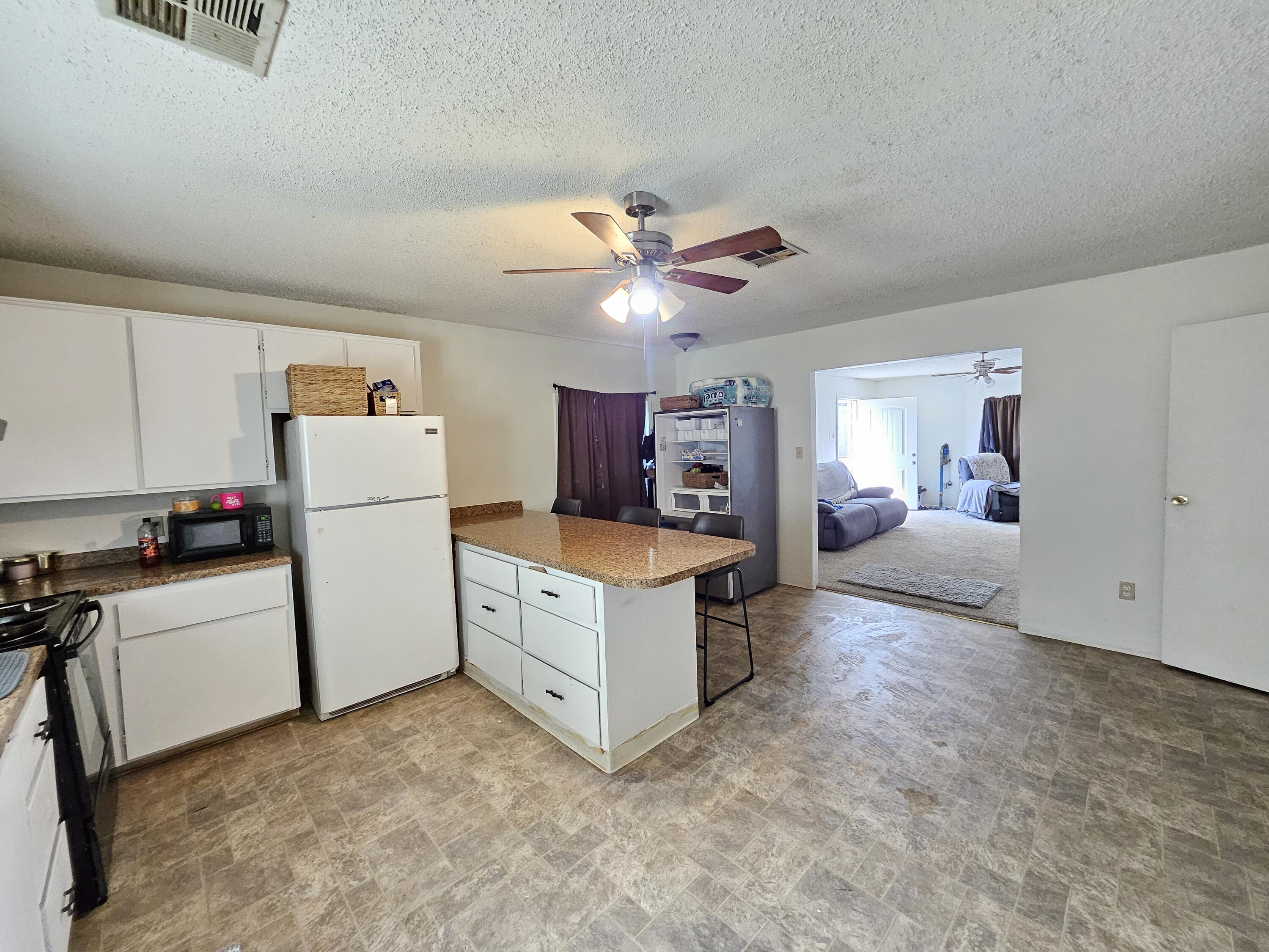 2710 Brokaw Ave, Corcoran, CA 93212