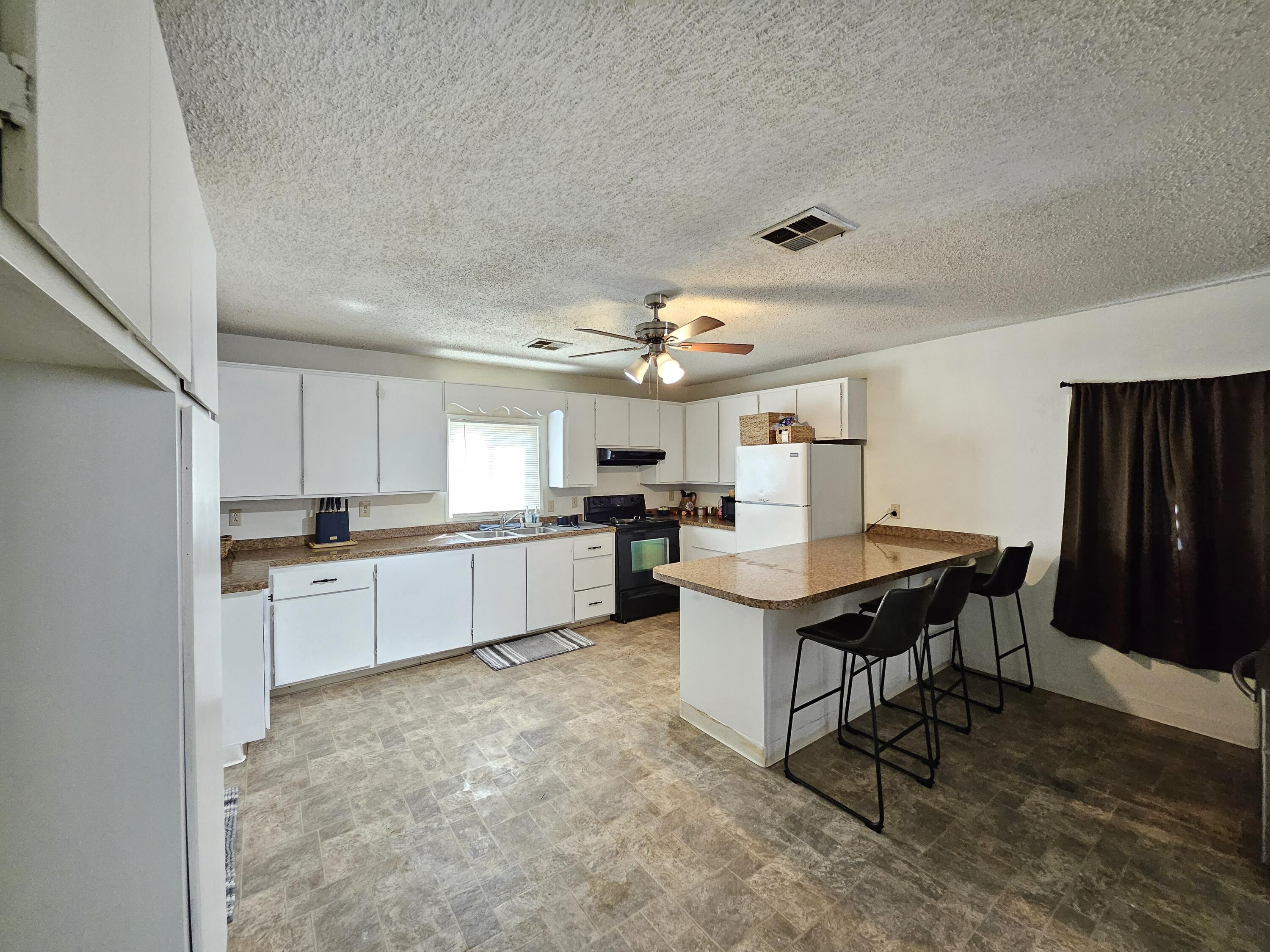 2710 Brokaw Ave, Corcoran, CA 93212