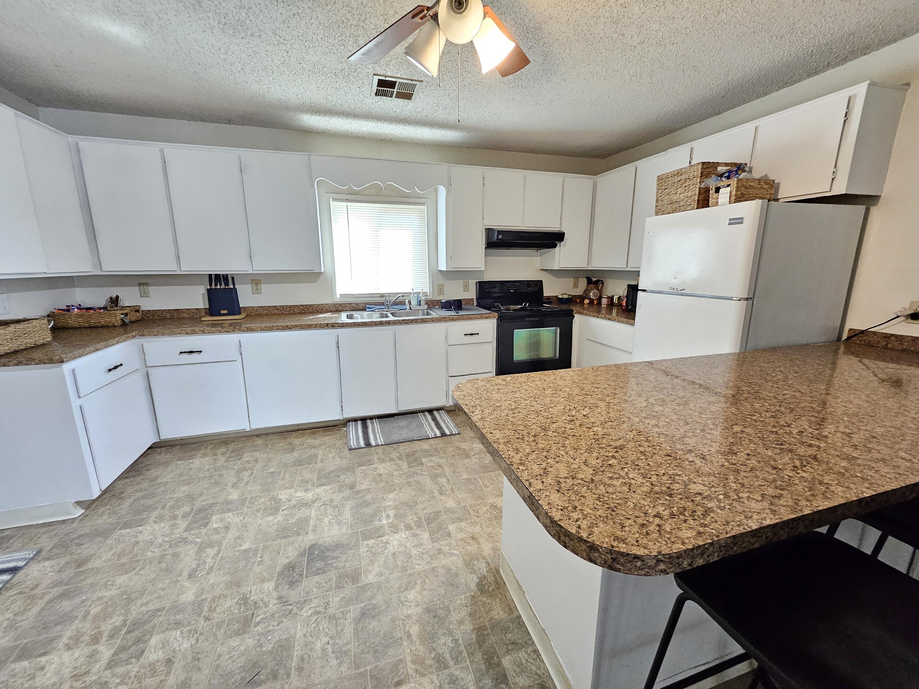 2710 Brokaw Ave, Corcoran, CA 93212