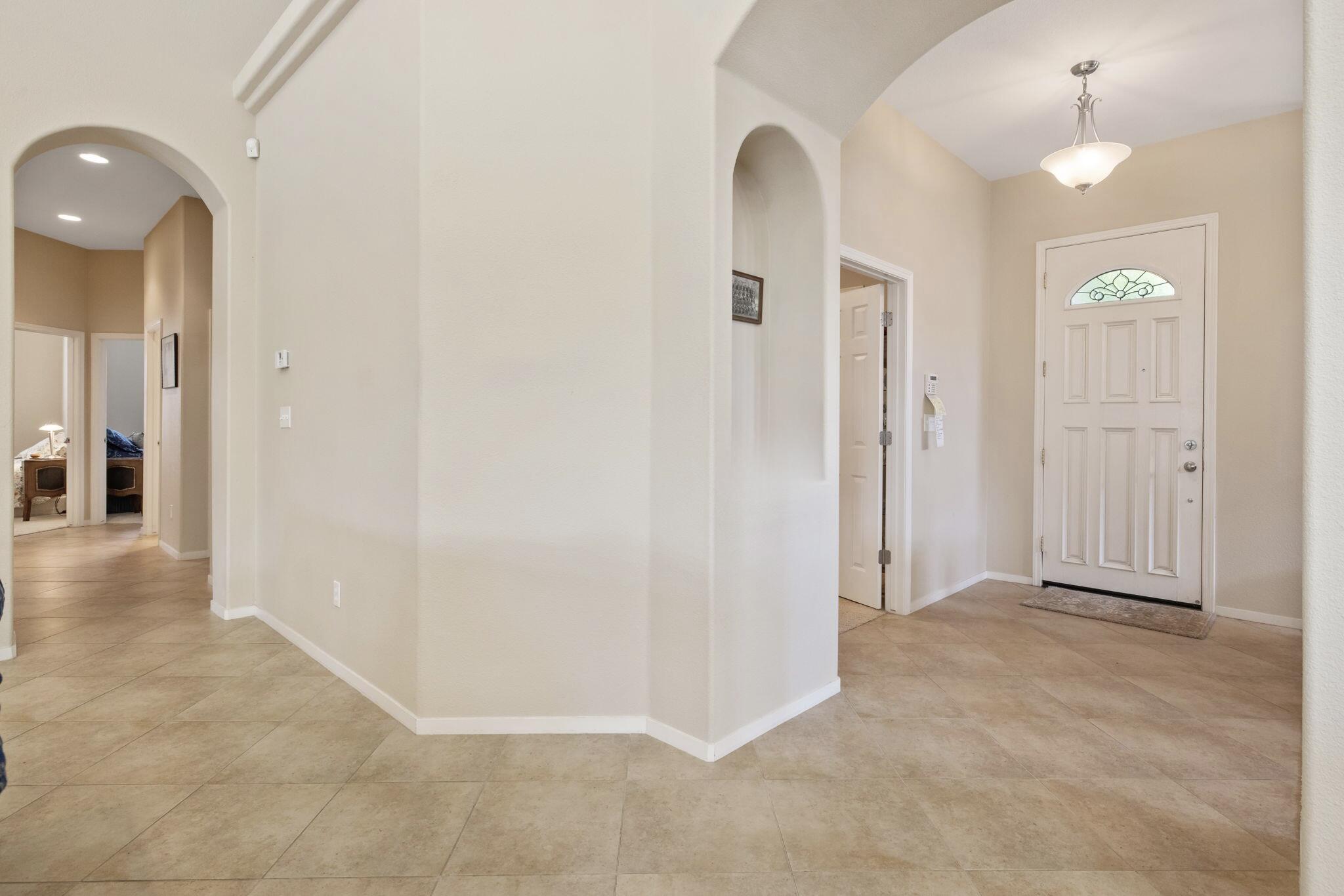 643 W Bel Aire Ave, Porterville, CA 93257