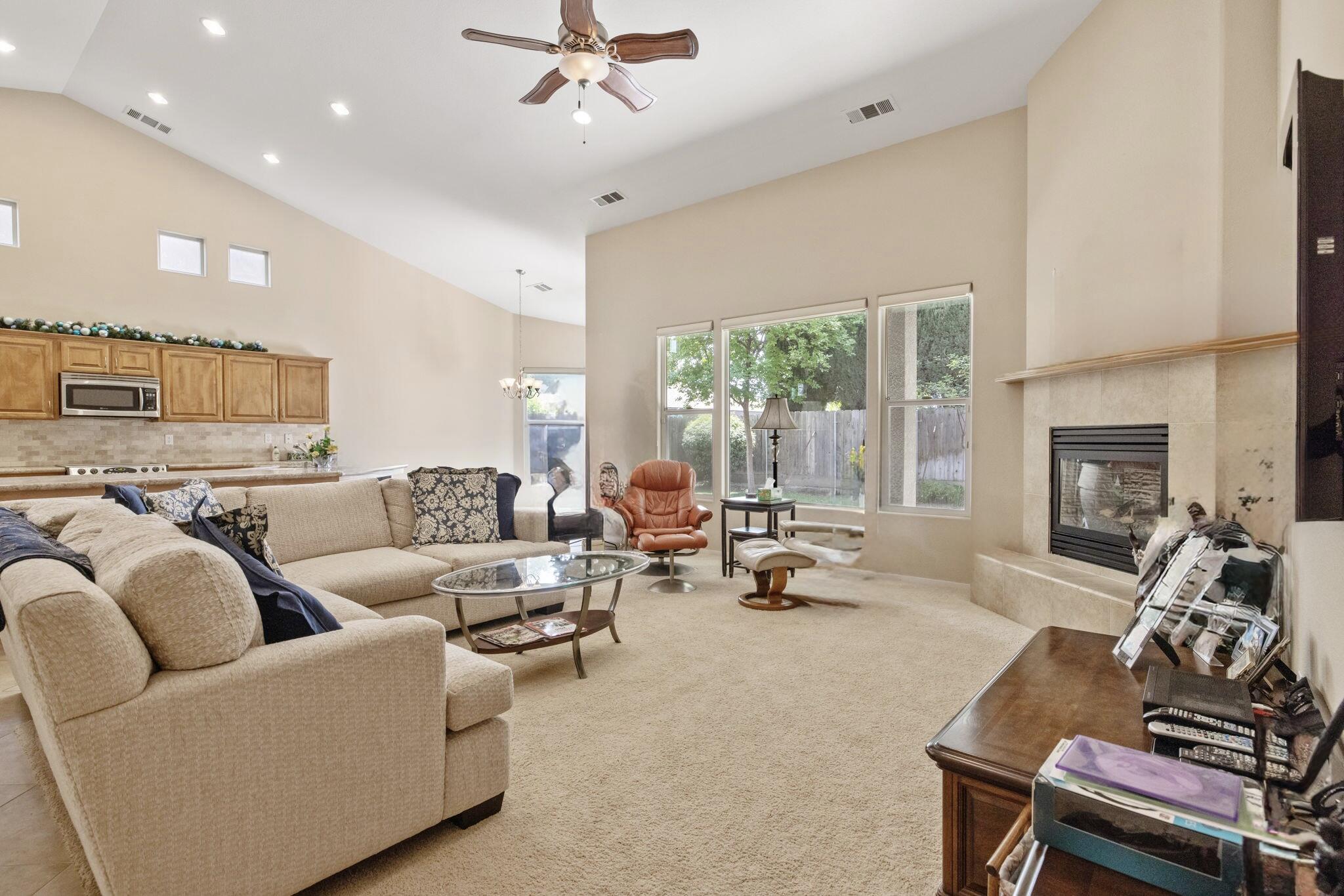 643 W Bel Aire Ave, Porterville, CA 93257