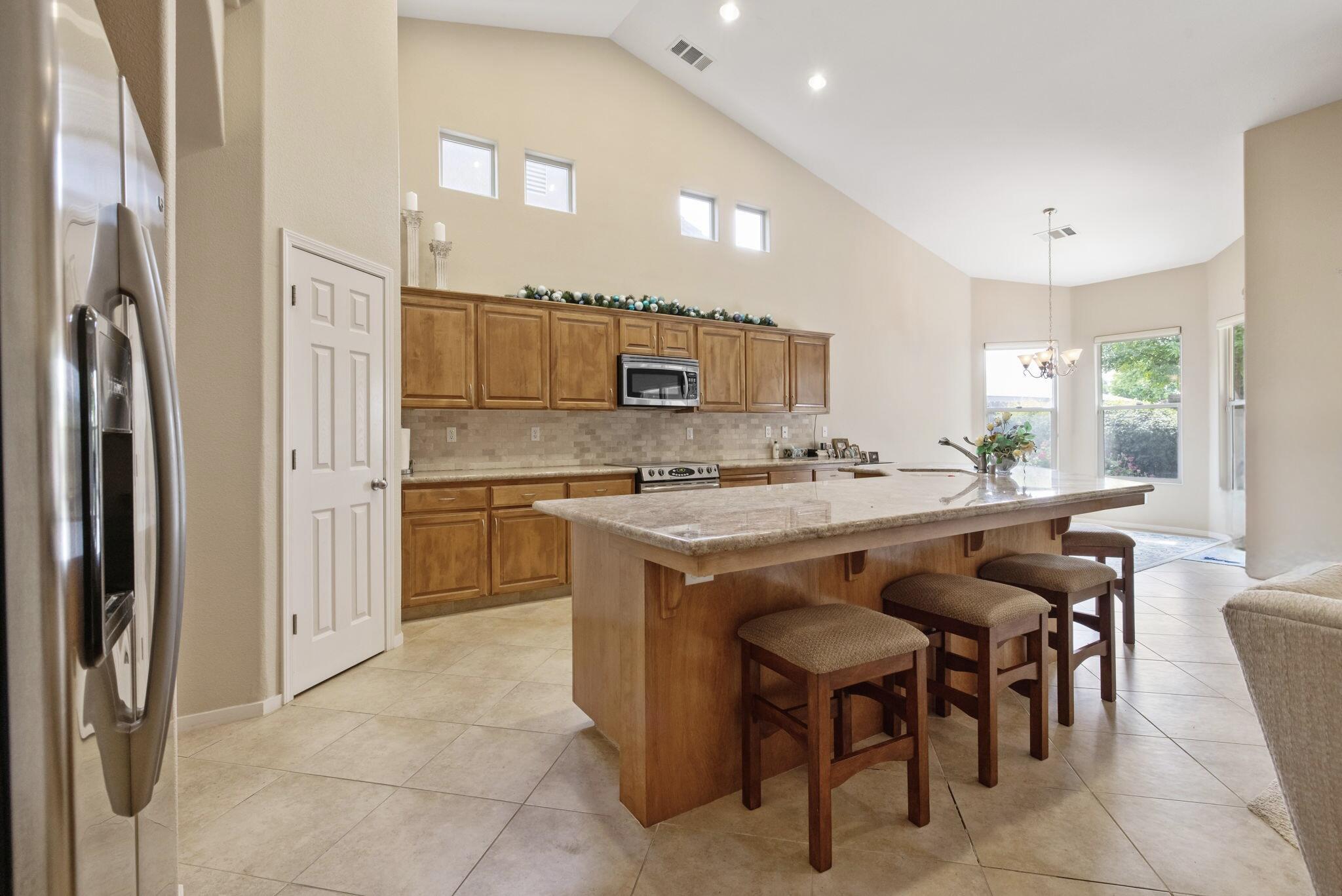 643 W Bel Aire Ave, Porterville, CA 93257