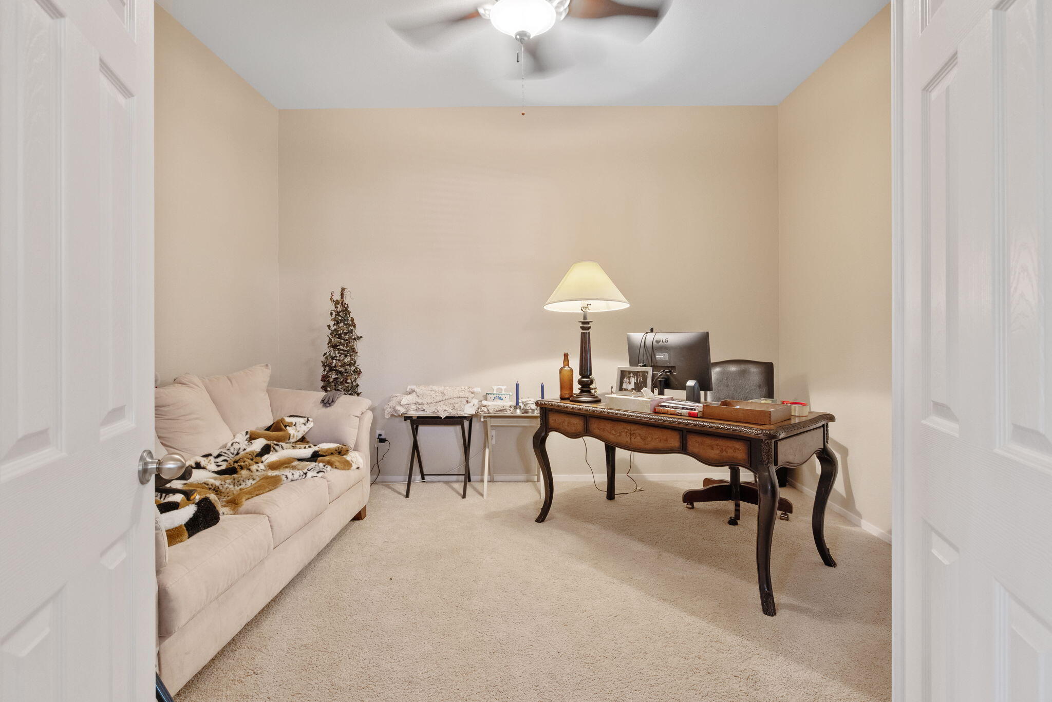 643 W Bel Aire Ave, Porterville, CA 93257