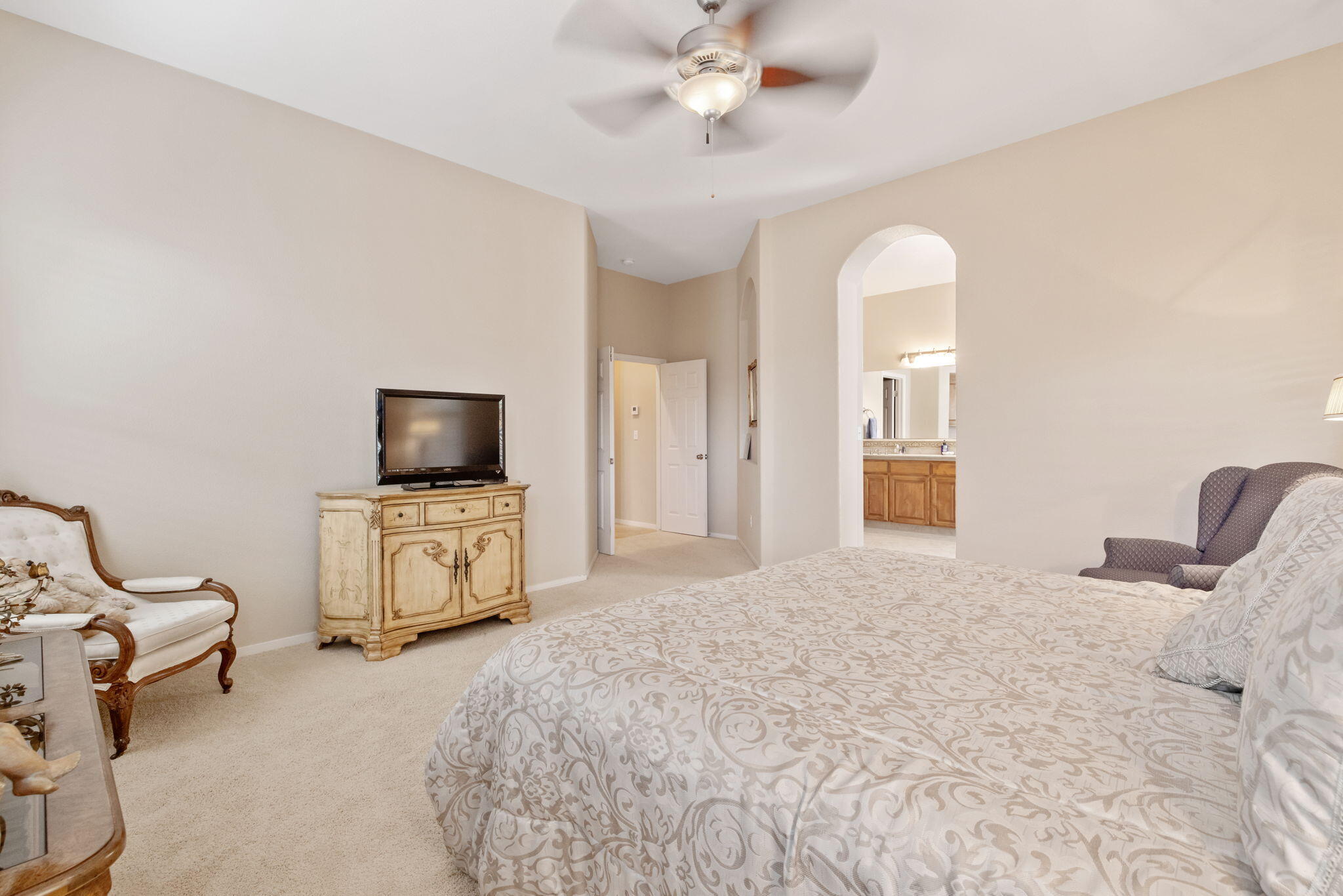 643 W Bel Aire Ave, Porterville, CA 93257