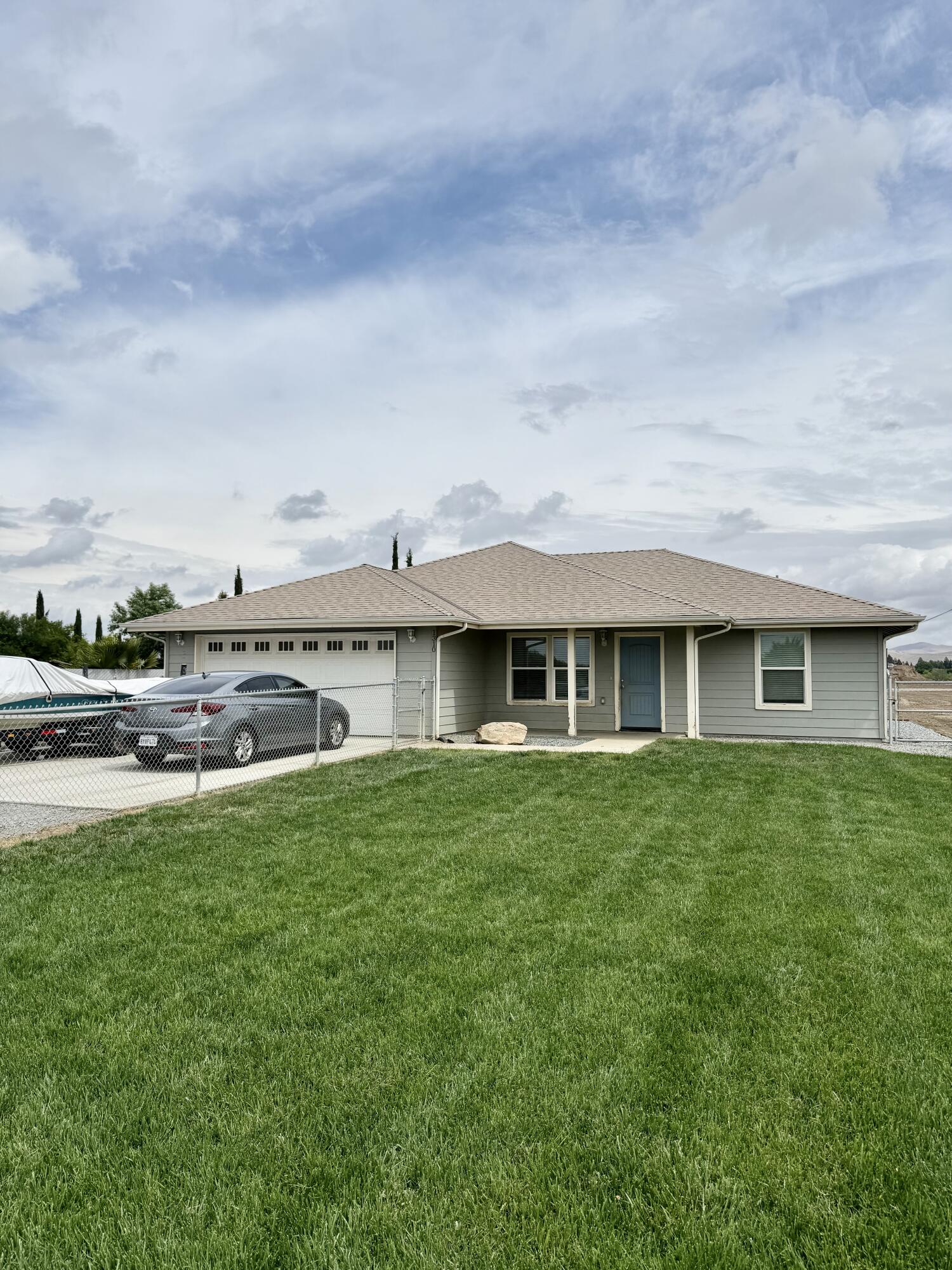 1310 N Belmont Rd, Exeter, CA 93221