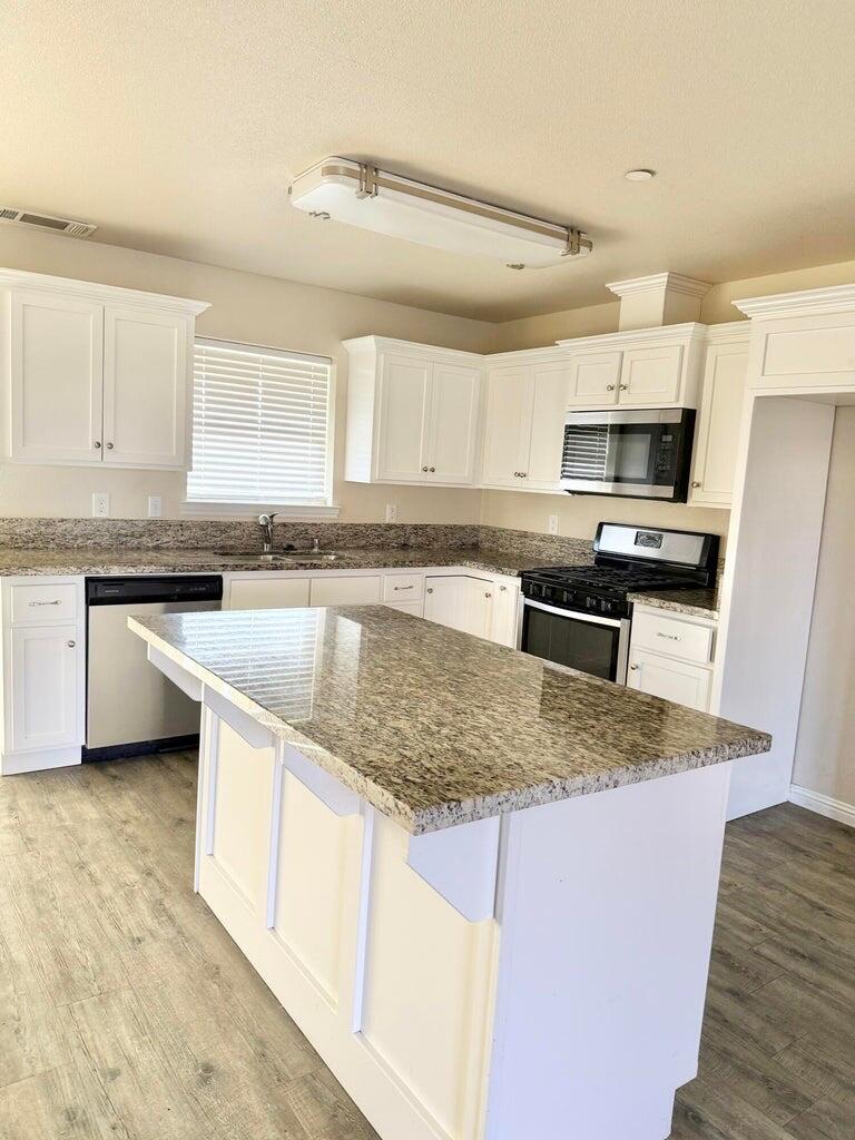 1310 N Belmont Rd, Exeter, CA 93221