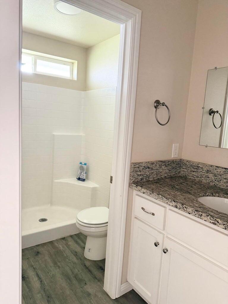 1310 N Belmont Rd, Exeter, CA 93221