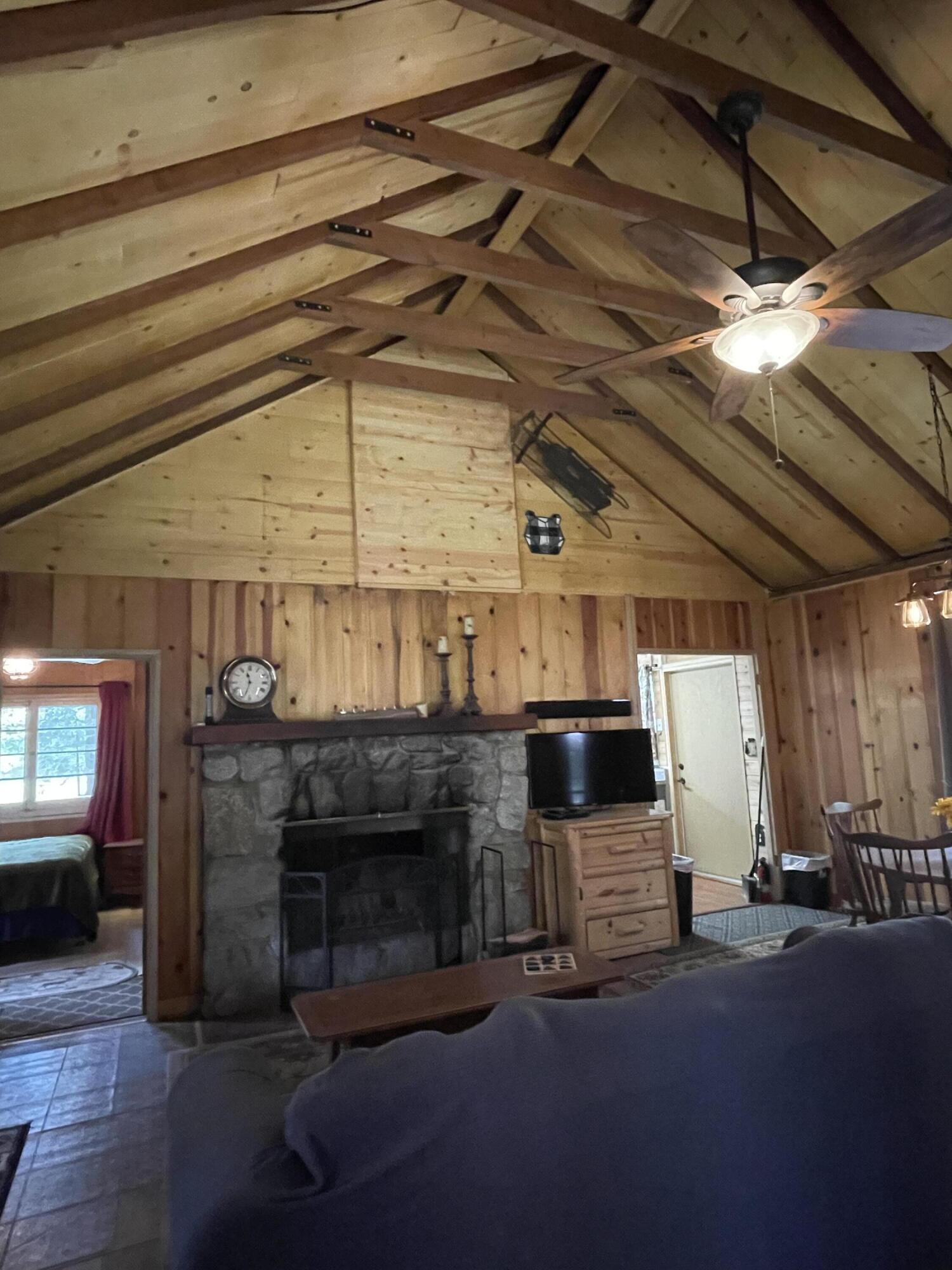 22 White River Rd, California Hot Springs, CA 93207