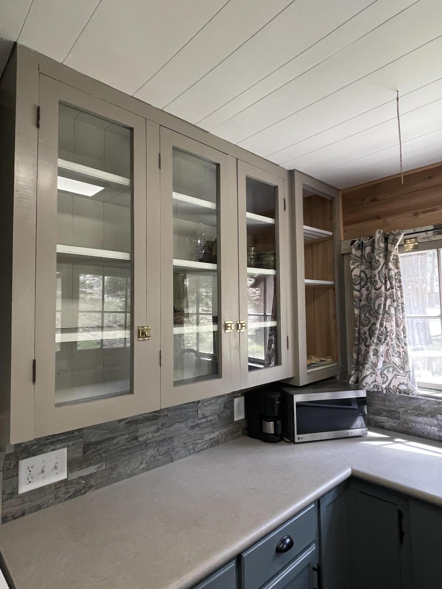 22 White River Rd, California Hot Springs, CA 93207