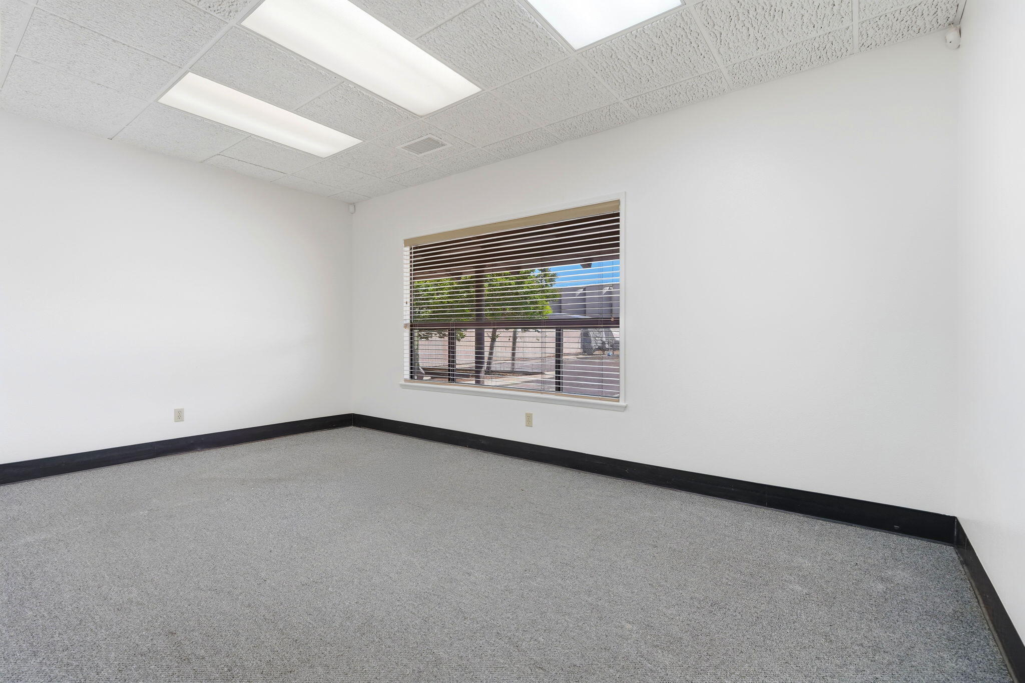 724 N Ben Maddox Way, Visalia, CA 93292