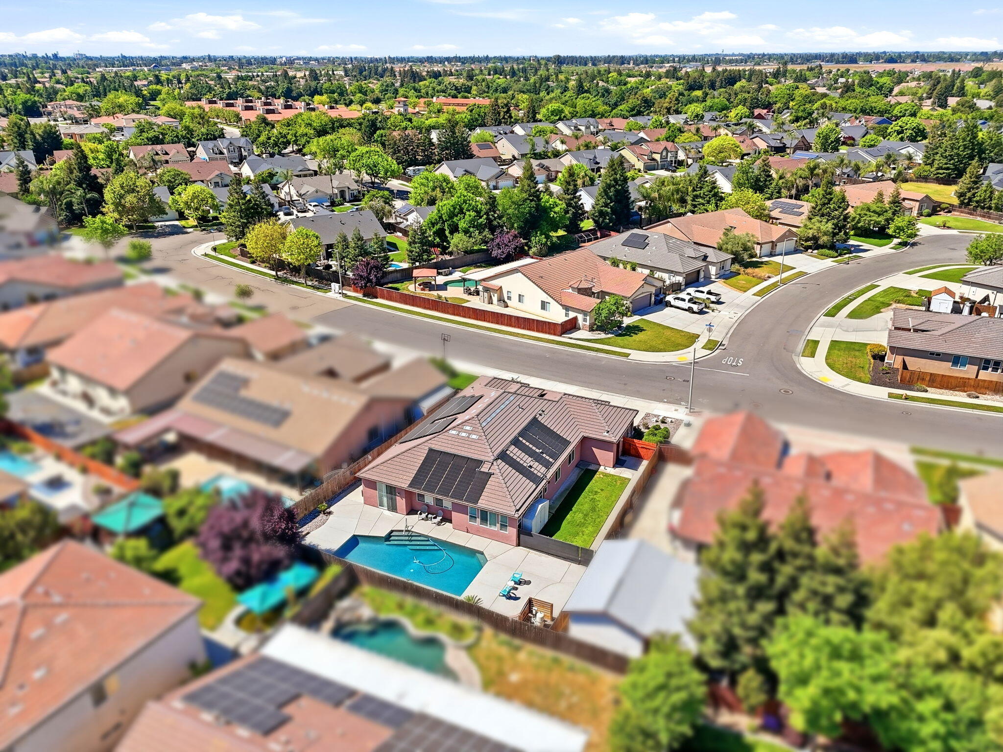 1998 Albarino St, Tulare, CA 93274