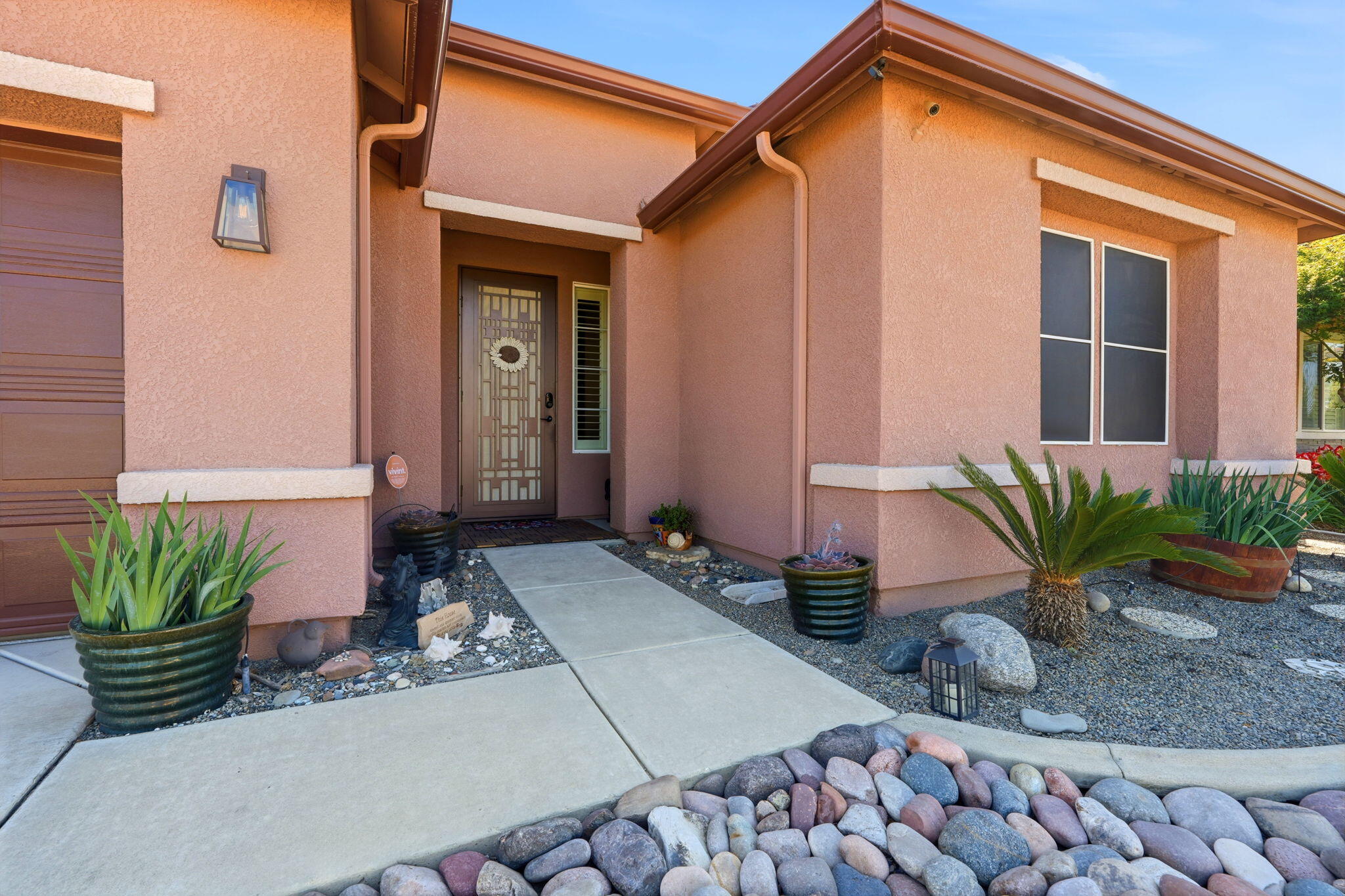 1998 Albarino St, Tulare, CA 93274