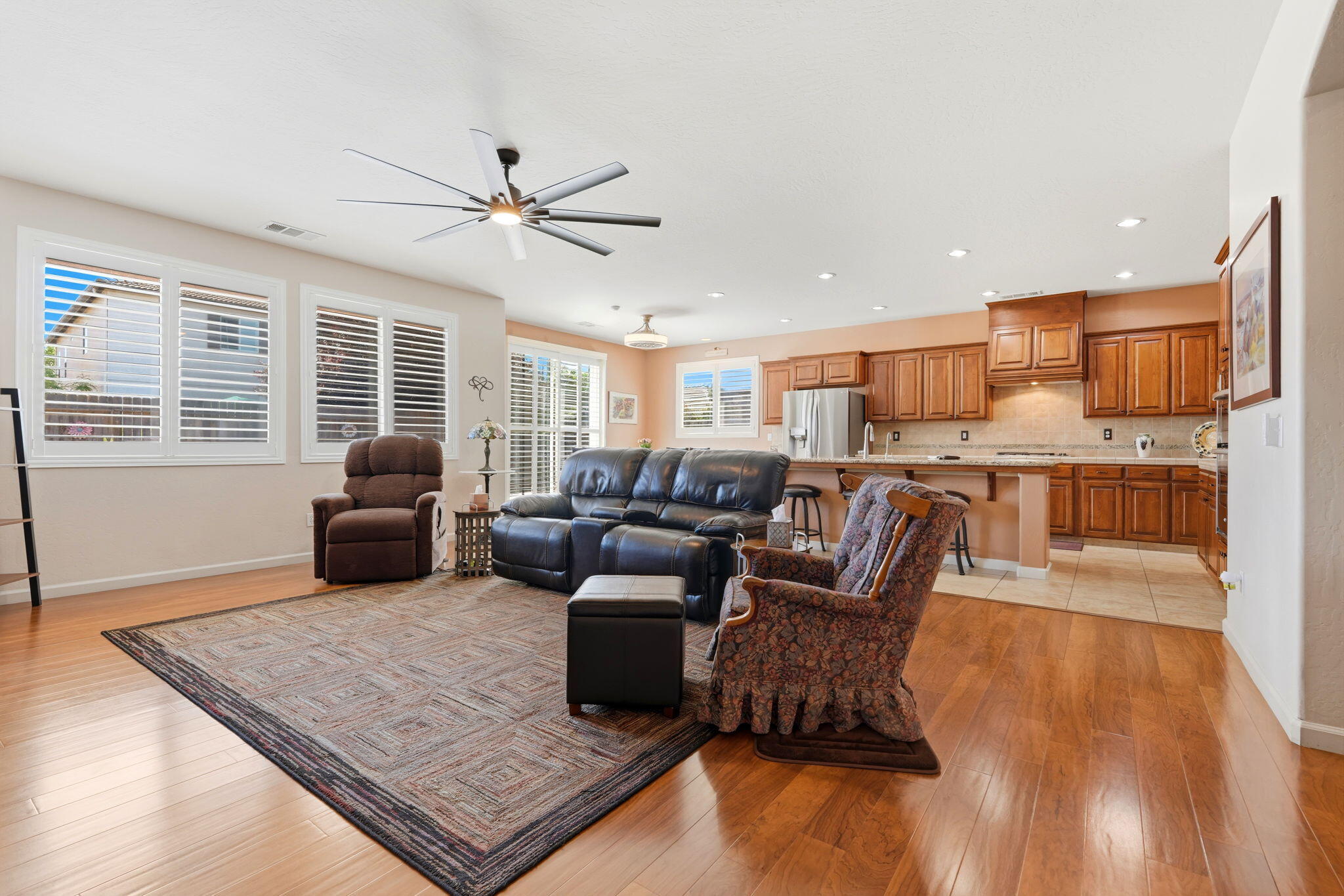 1998 Albarino St, Tulare, CA 93274