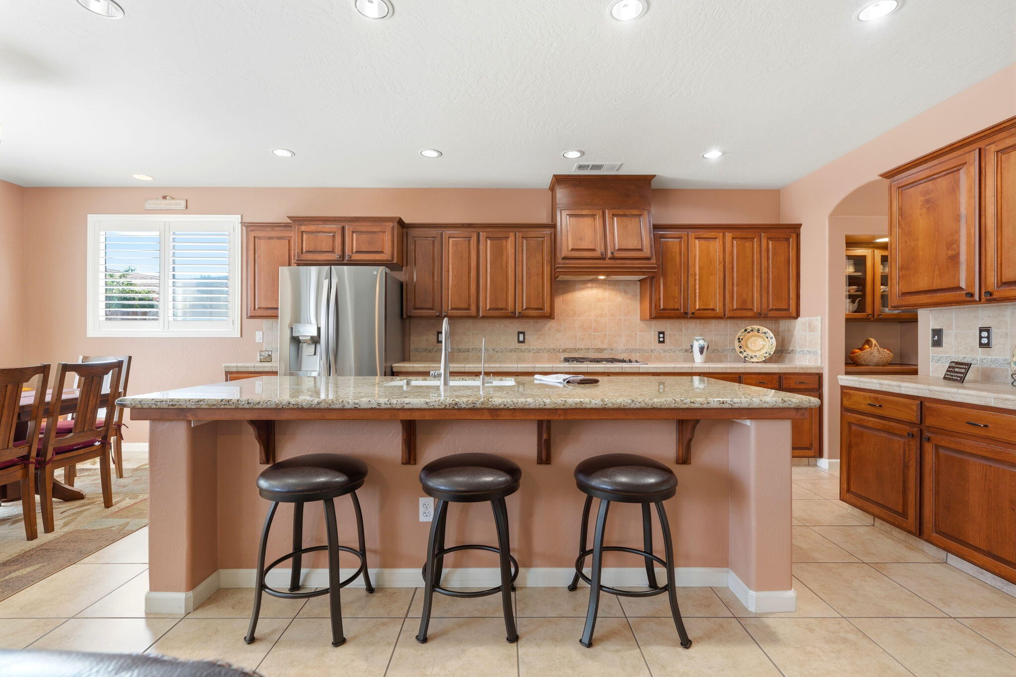 1998 Albarino St, Tulare, CA 93274