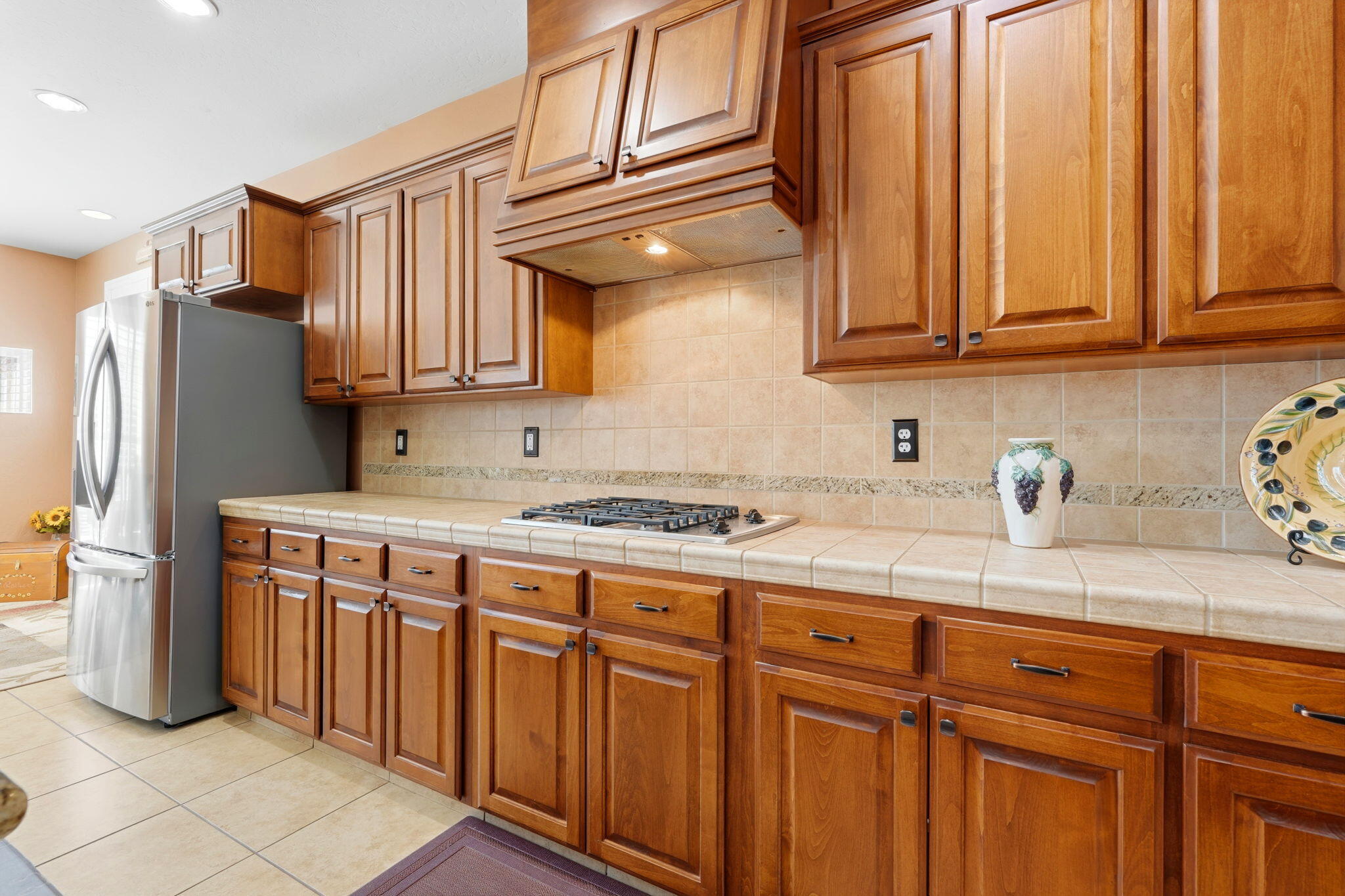 1998 Albarino St, Tulare, CA 93274