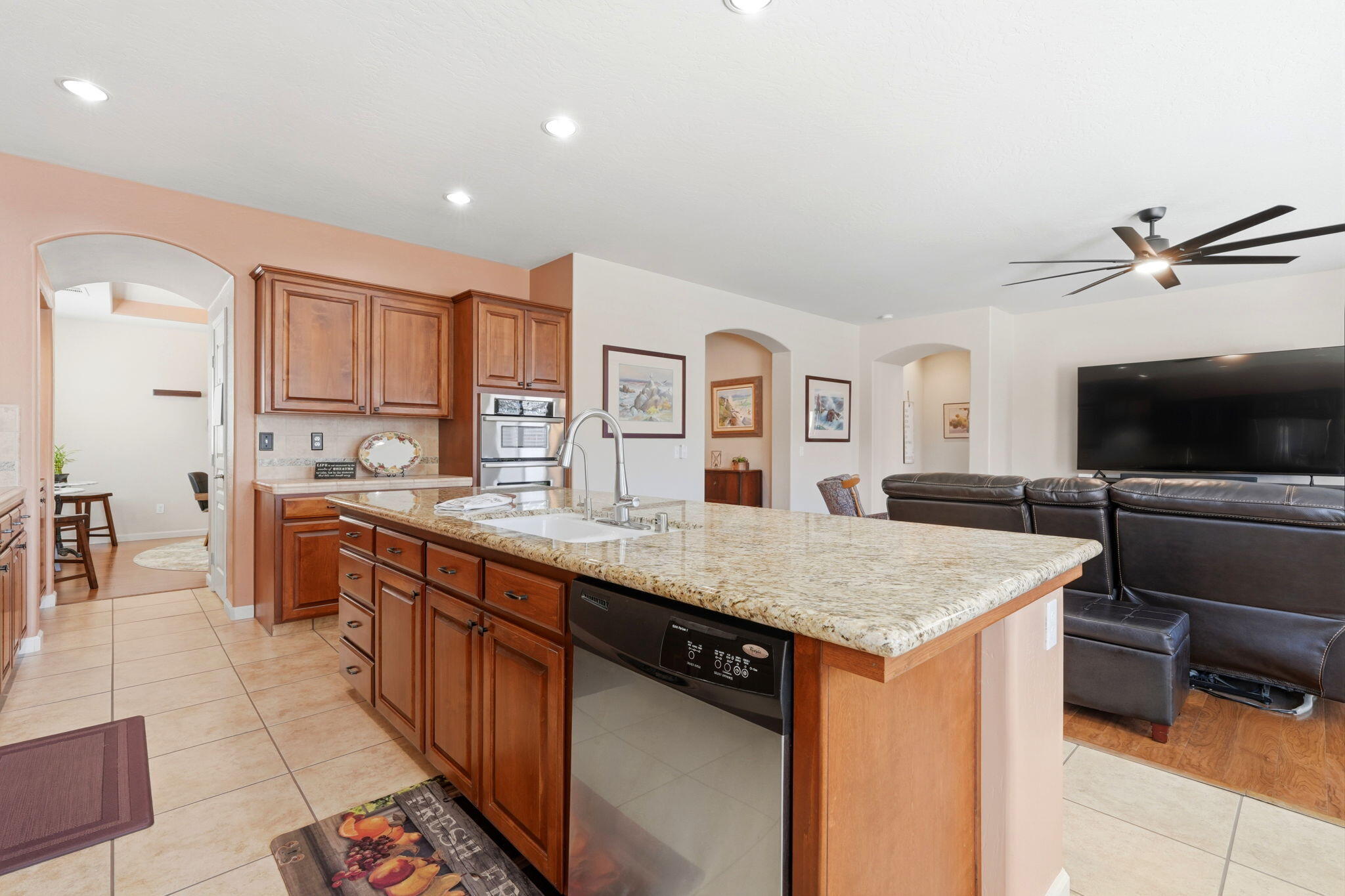 1998 Albarino St, Tulare, CA 93274