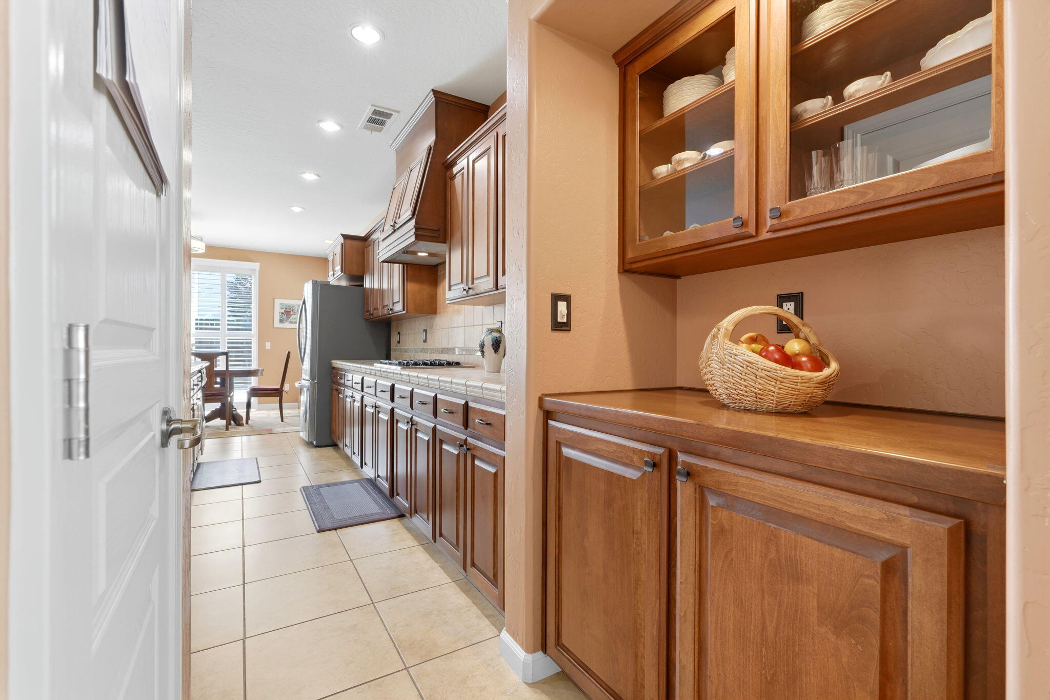 1998 Albarino St, Tulare, CA 93274