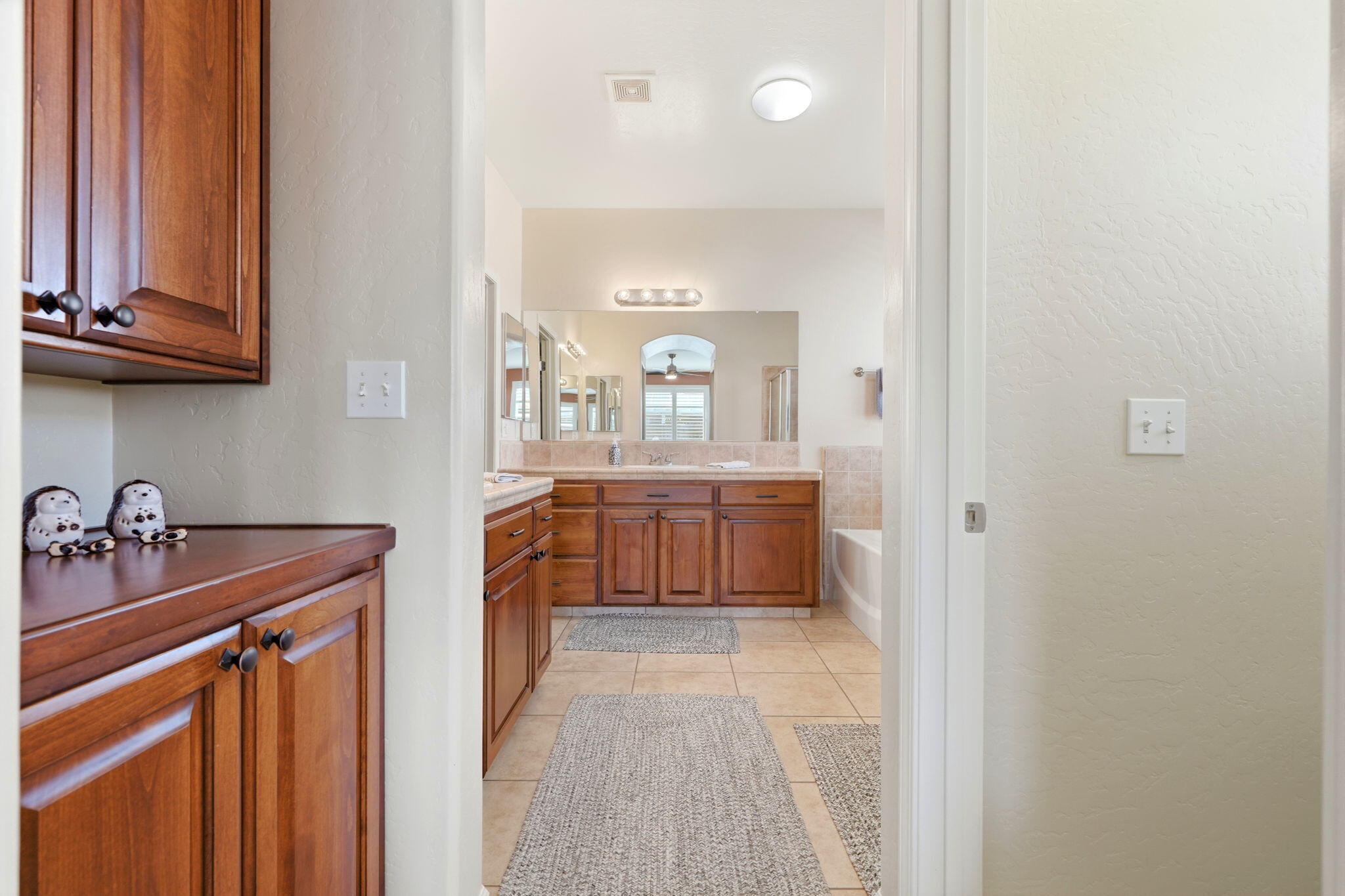 1998 Albarino St, Tulare, CA 93274