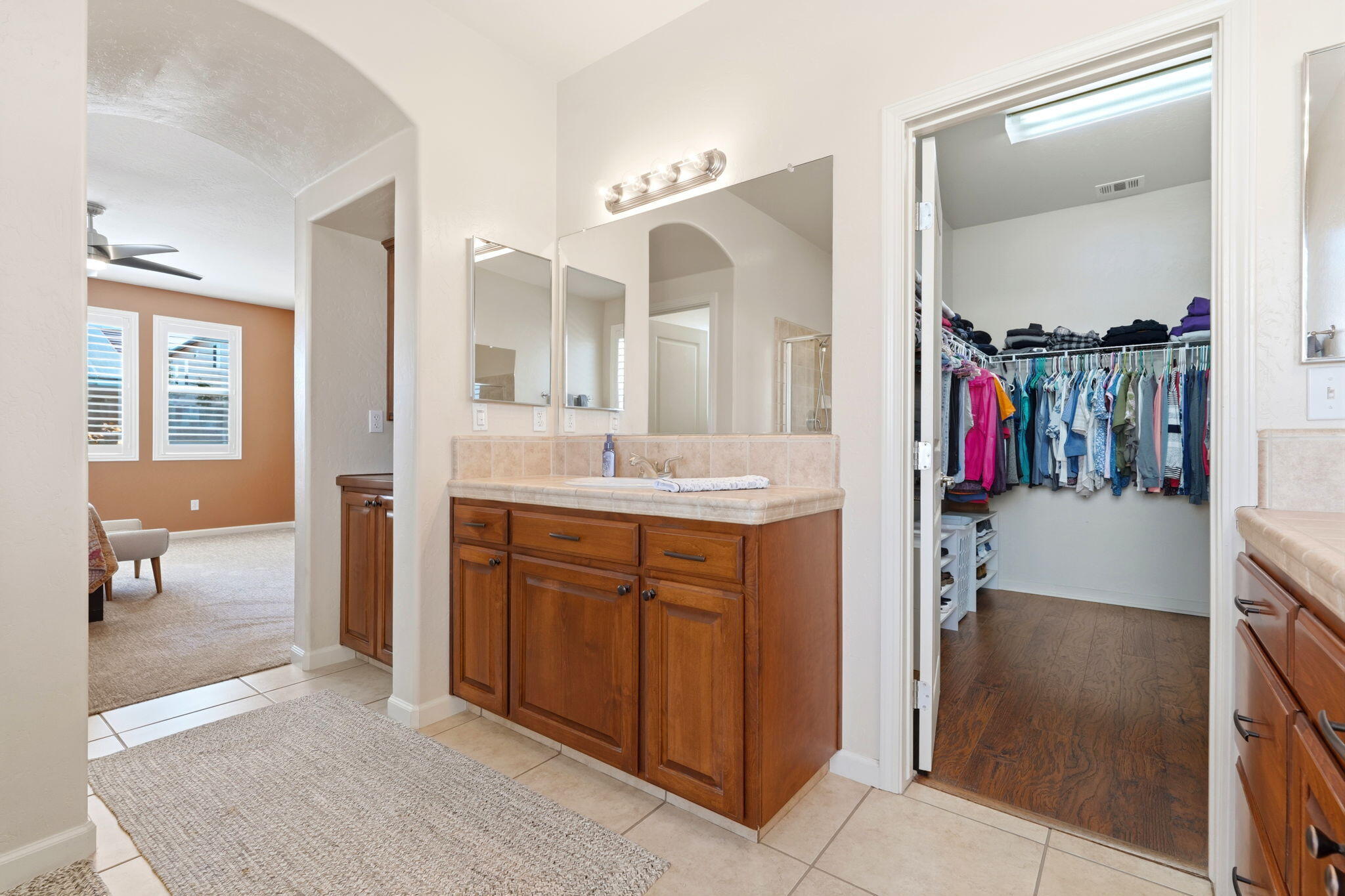 1998 Albarino St, Tulare, CA 93274