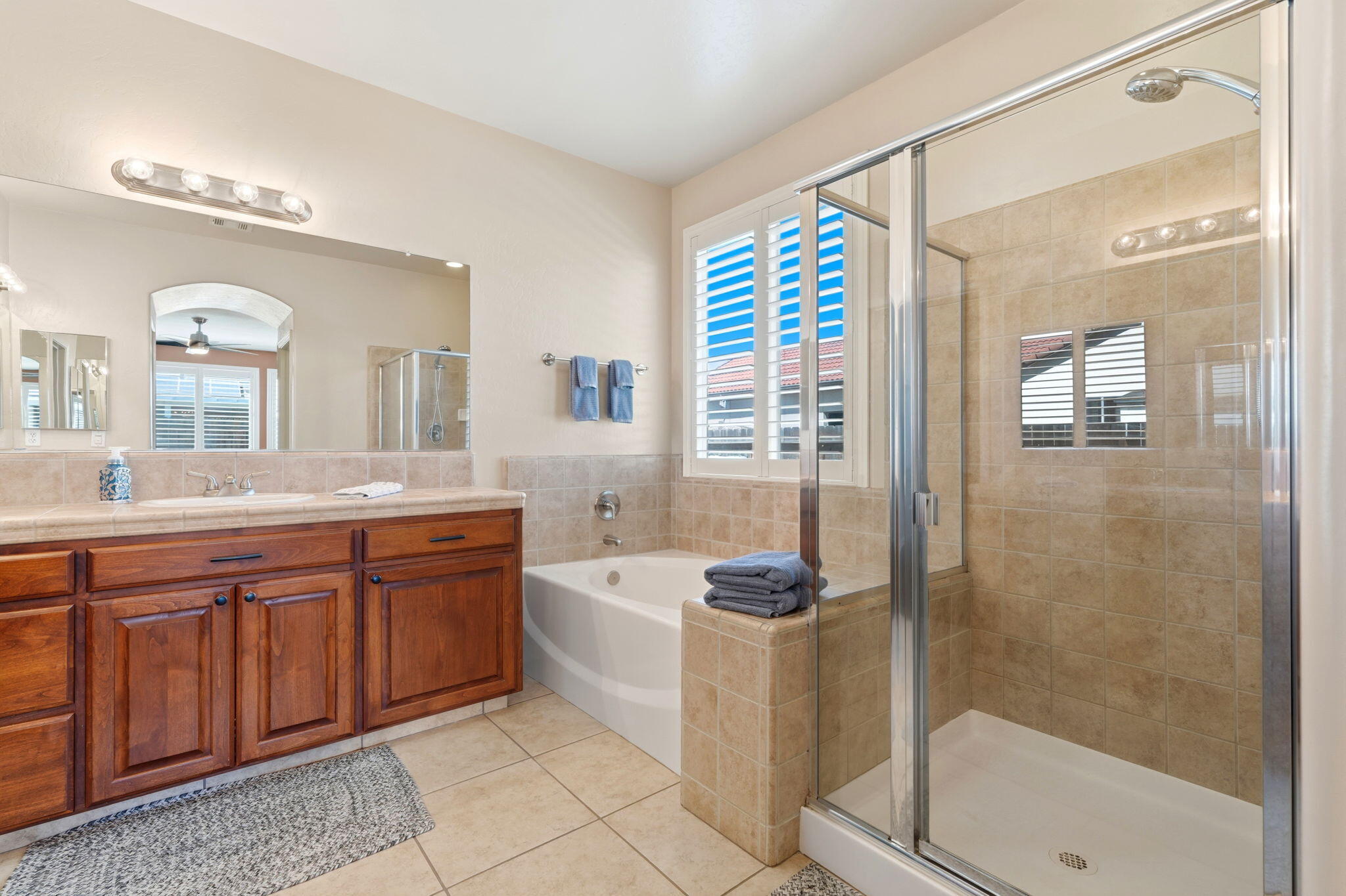 1998 Albarino St, Tulare, CA 93274