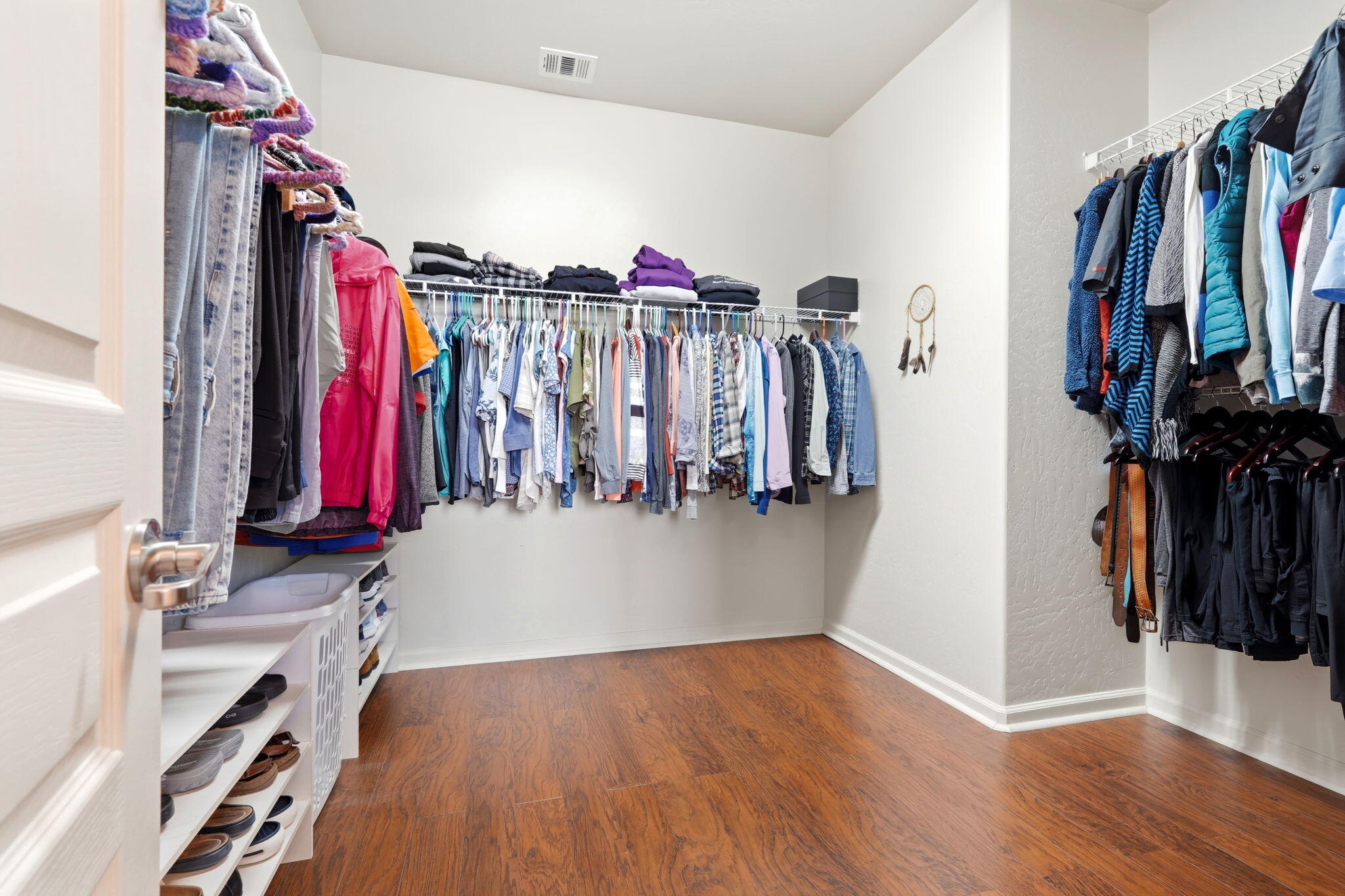 1998 Albarino St, Tulare, CA 93274