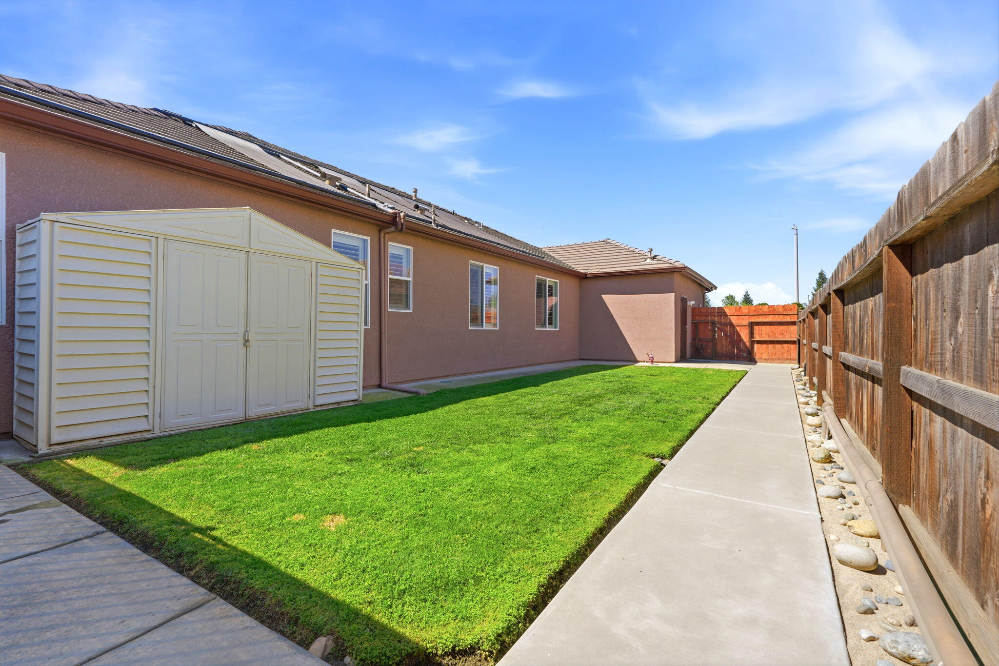 1998 Albarino St, Tulare, CA 93274