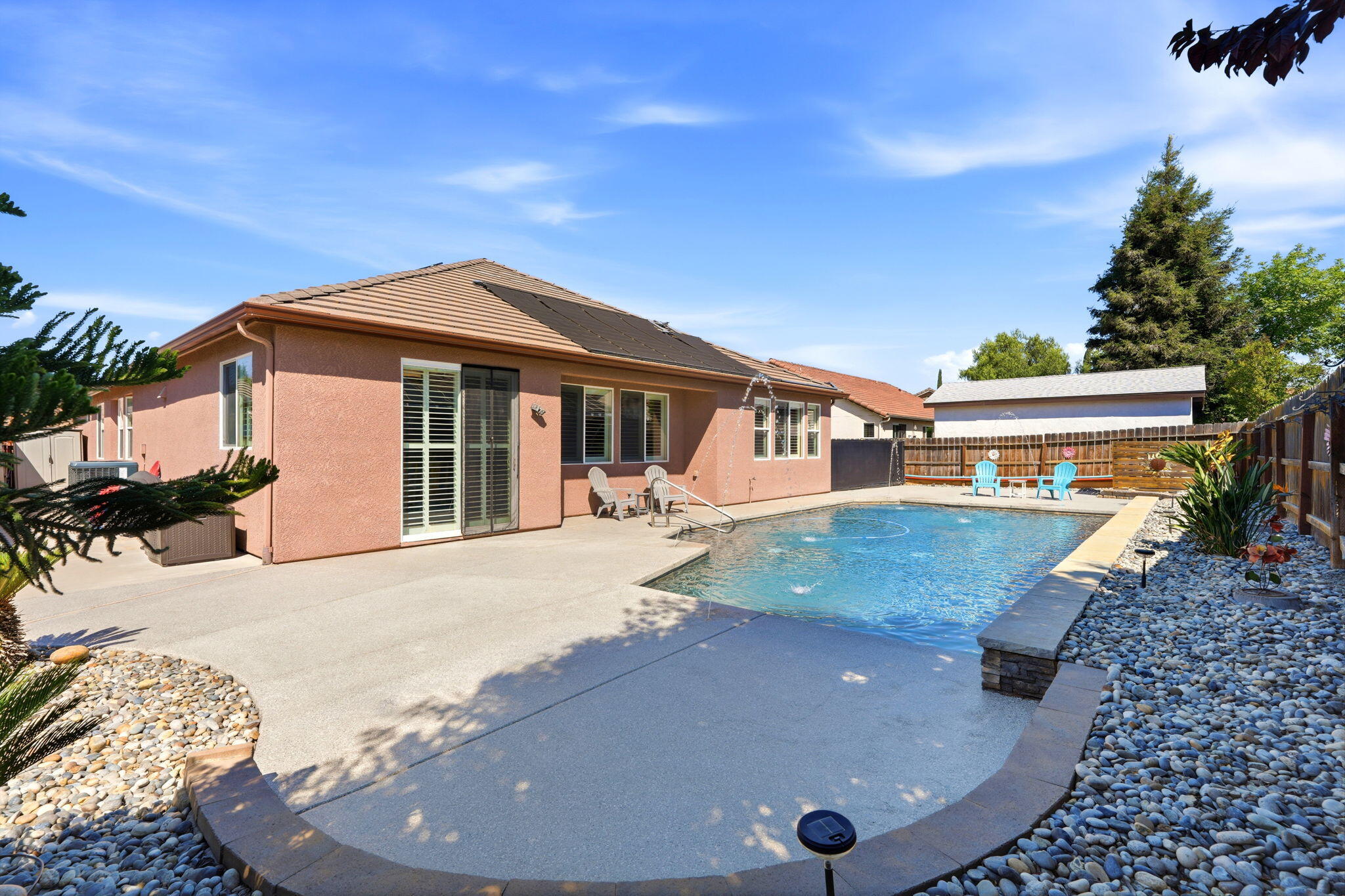 1998 Albarino St, Tulare, CA 93274