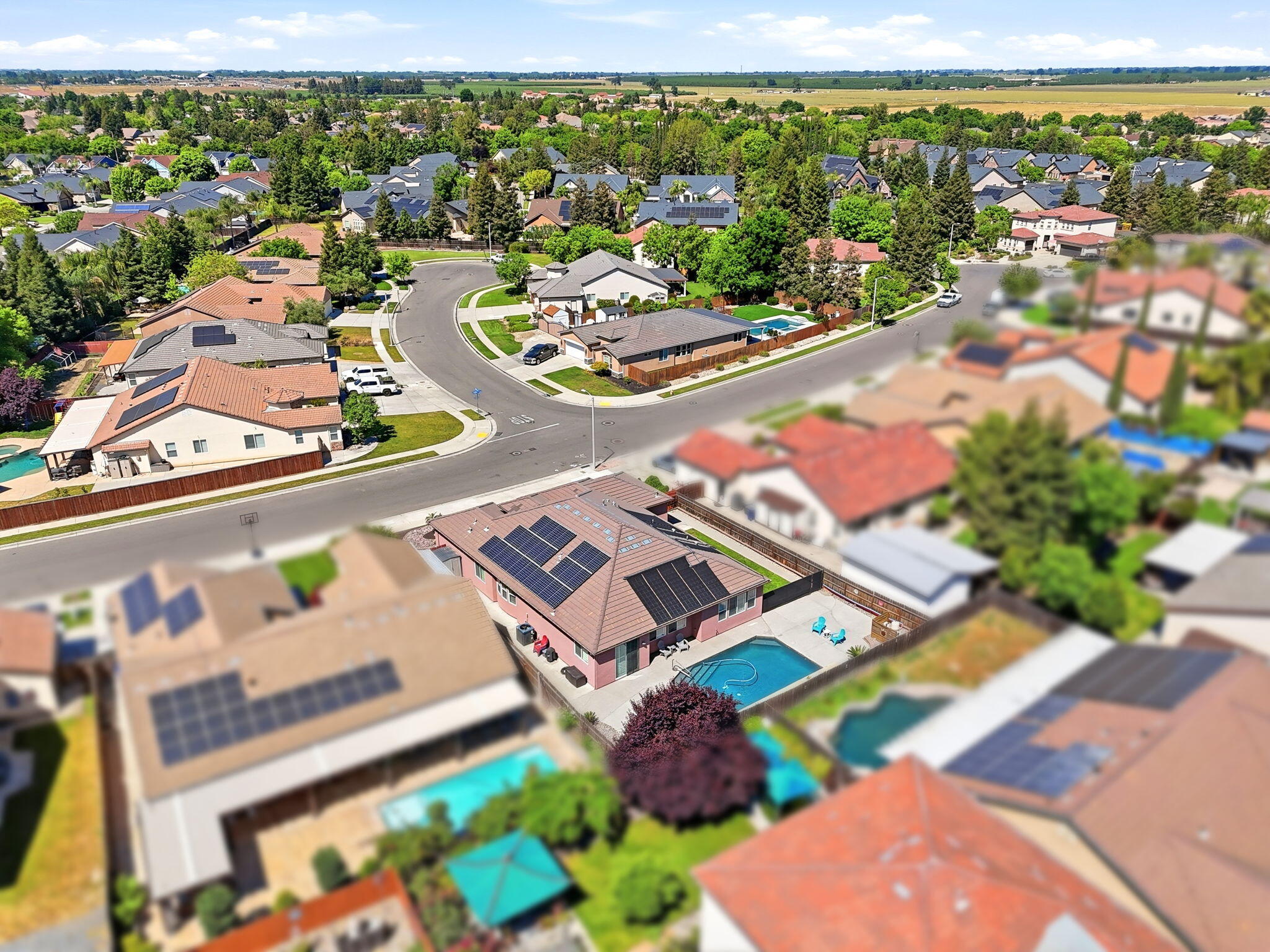 1998 Albarino St, Tulare, CA 93274