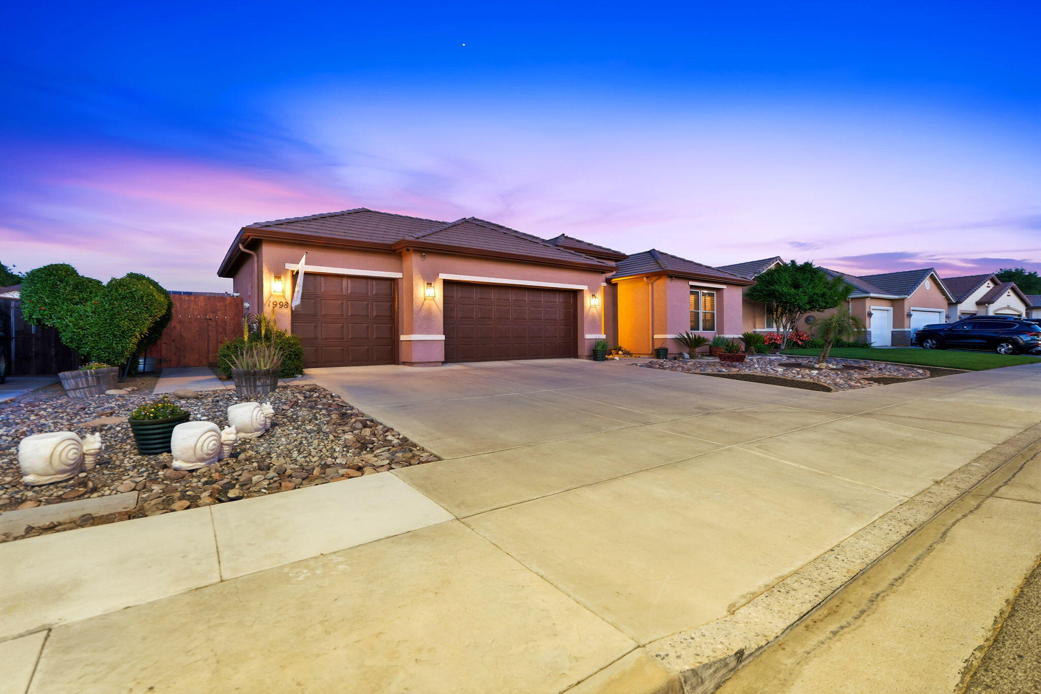 1998 Albarino St, Tulare, CA 93274