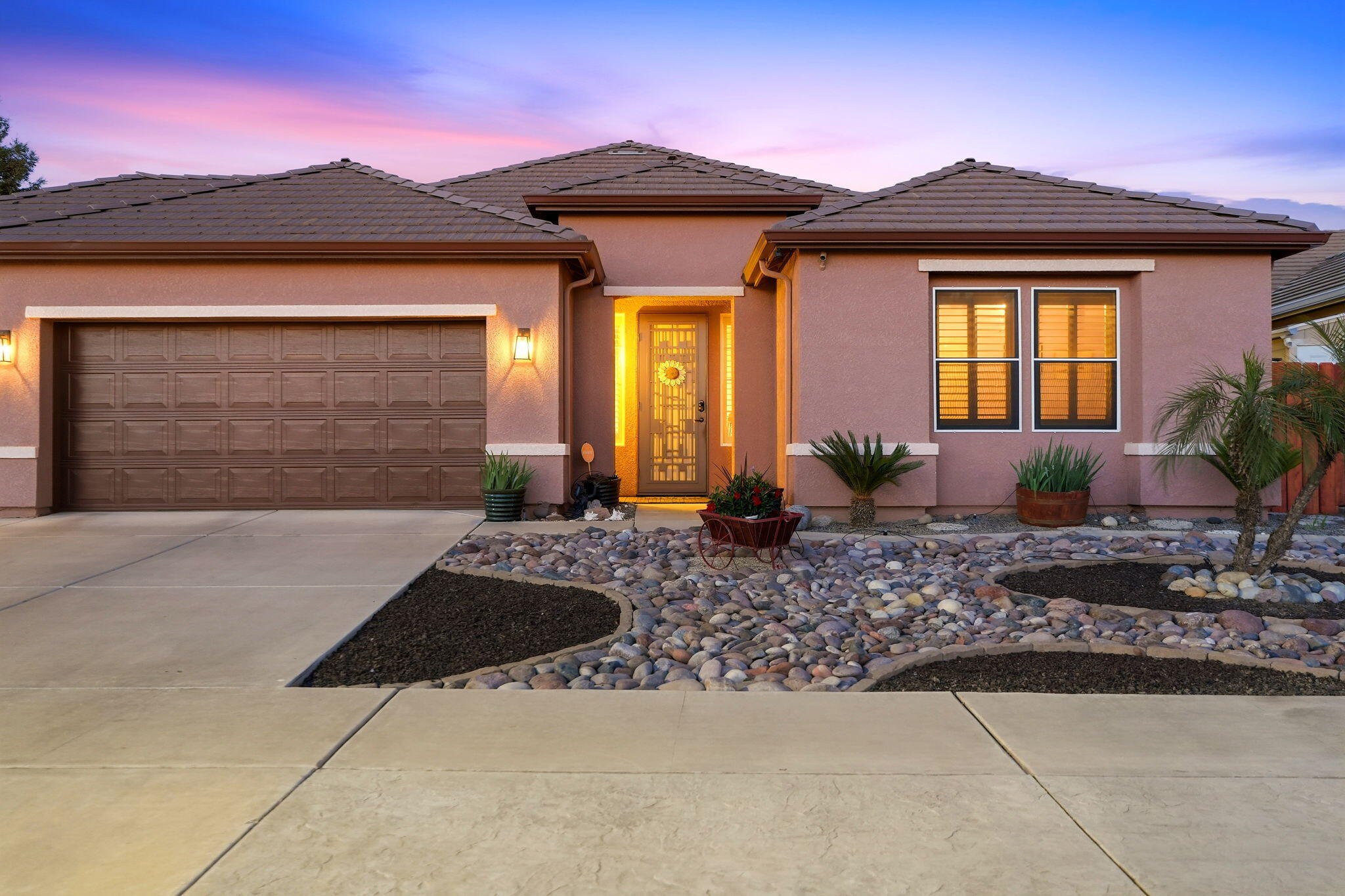 1998 Albarino St, Tulare, CA 93274