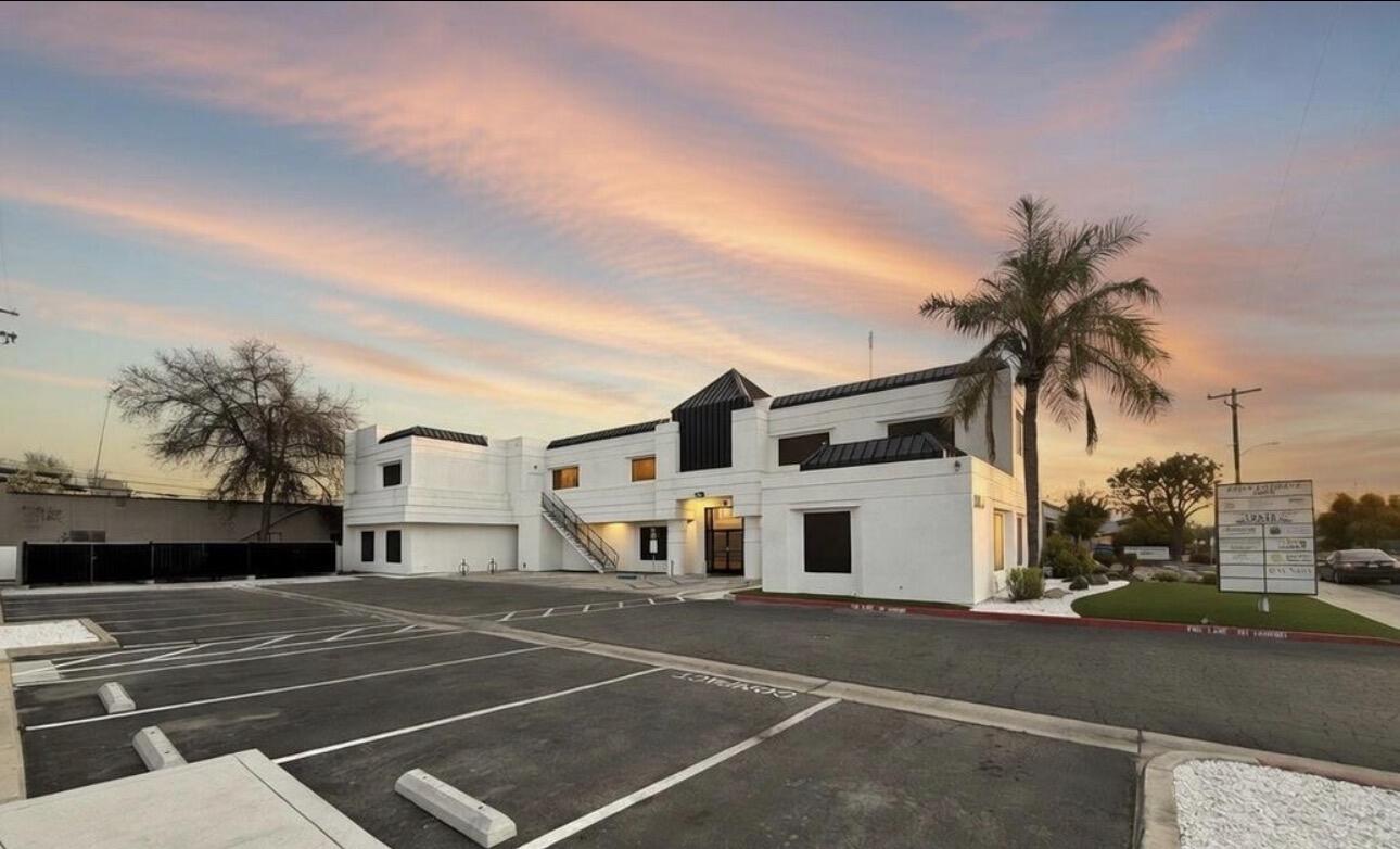 2008 W Dorothea Ave, Visalia, CA 93277