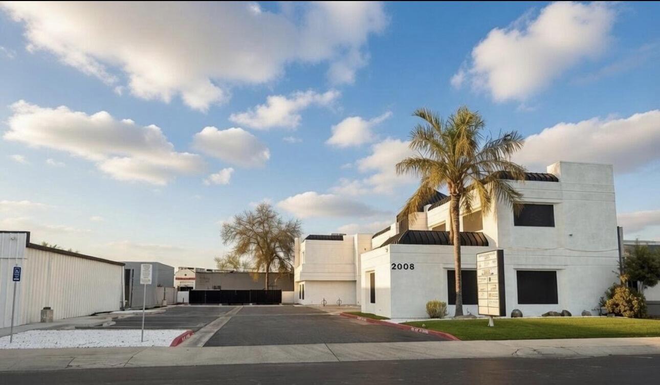 2008 W Dorothea Ave, Visalia, CA 93277