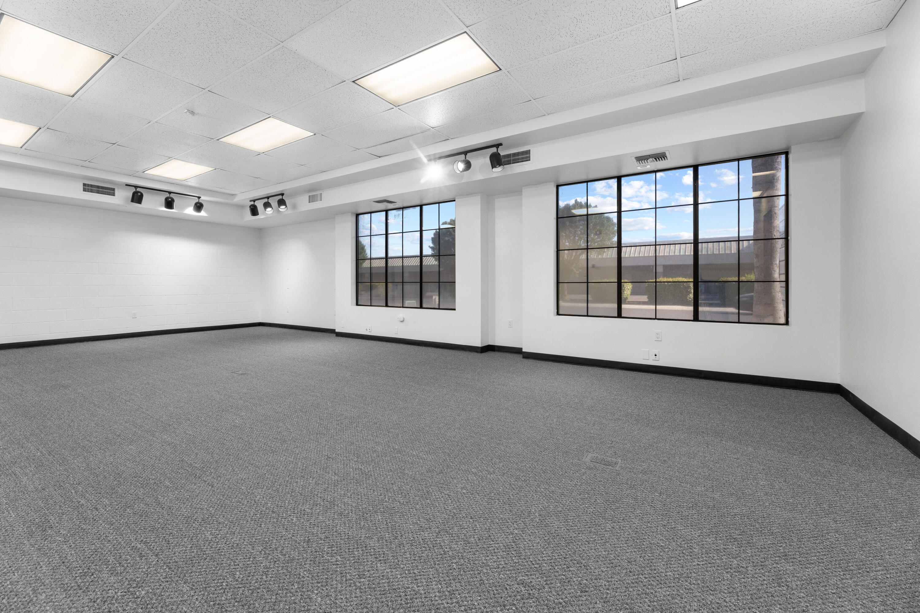 2008 W Dorothea Ave, Visalia, CA 93277