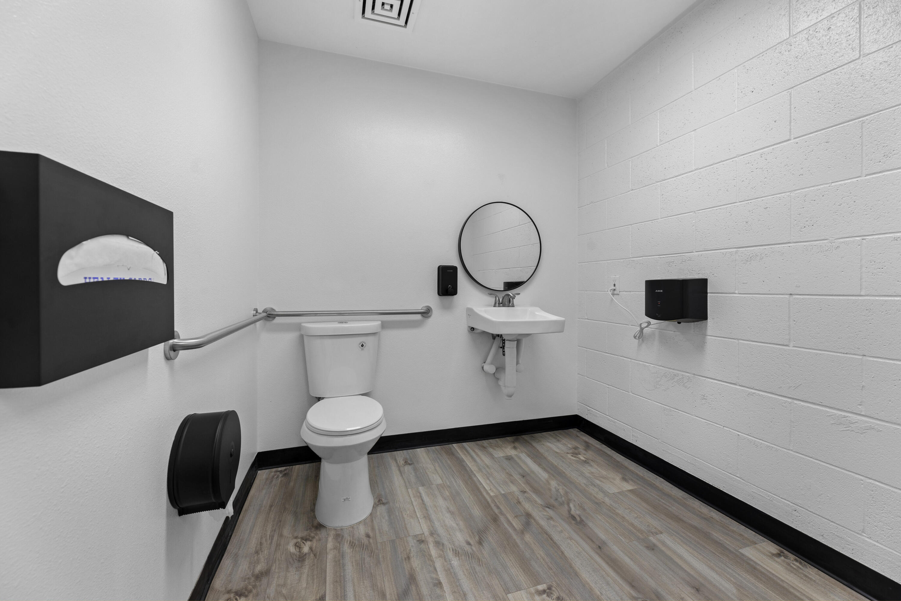 2008 W Dorothea Ave, Visalia, CA 93277