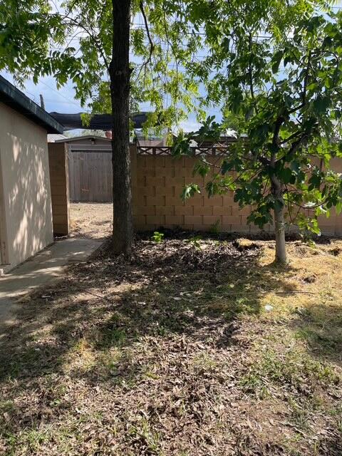 1433 E Sequoia Ave, Tulare, CA 93274