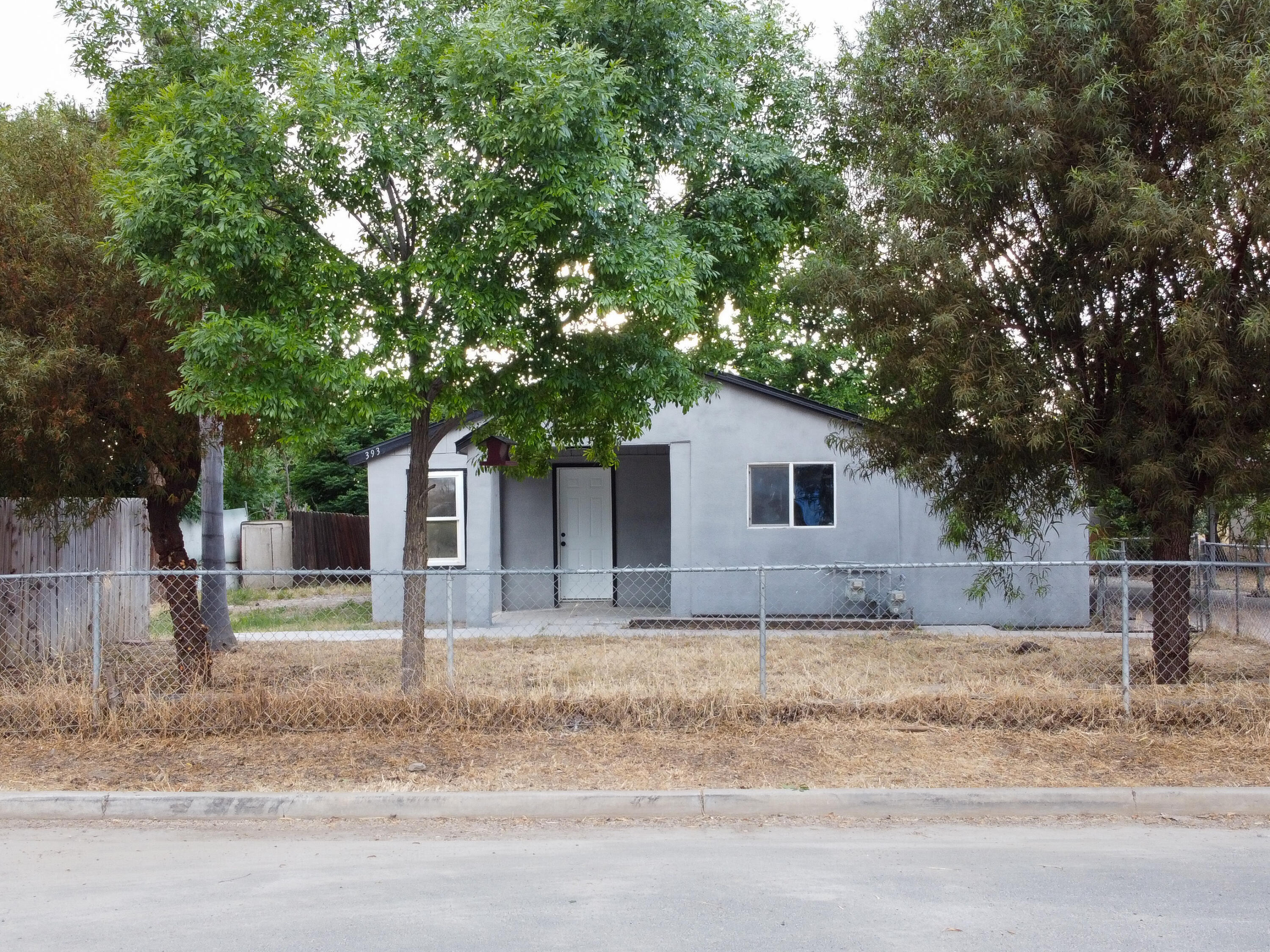 395 S W St, Porterville, CA 93257