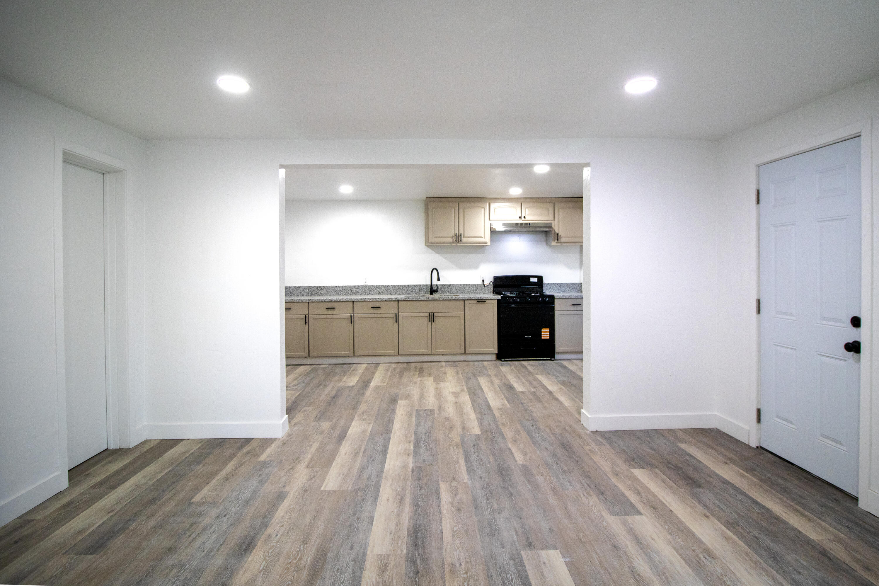 395 S W St, Porterville, CA 93257