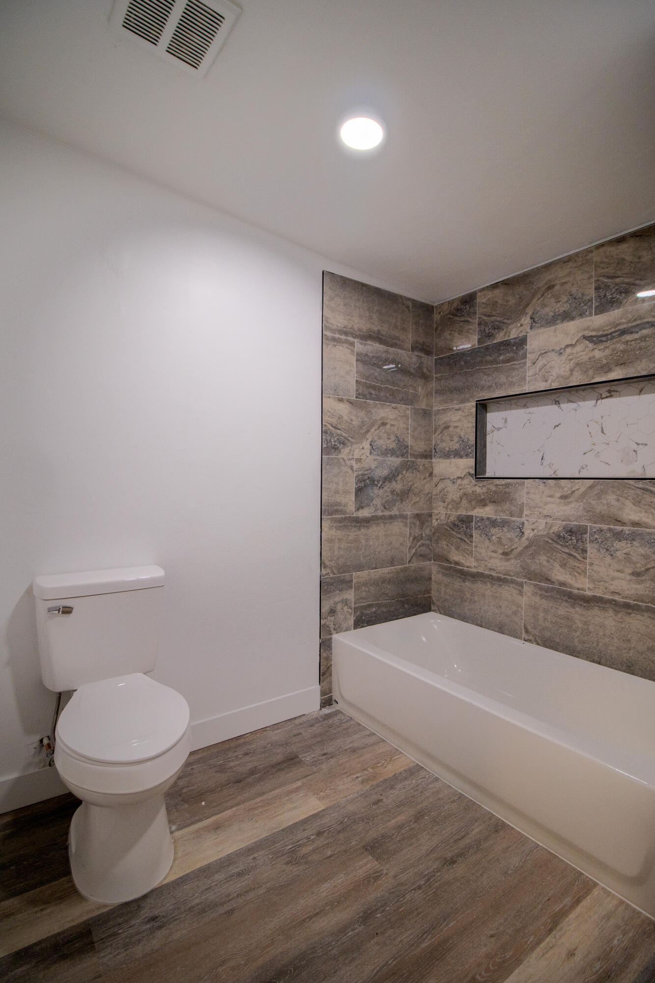 395 S W St, Porterville, CA 93257