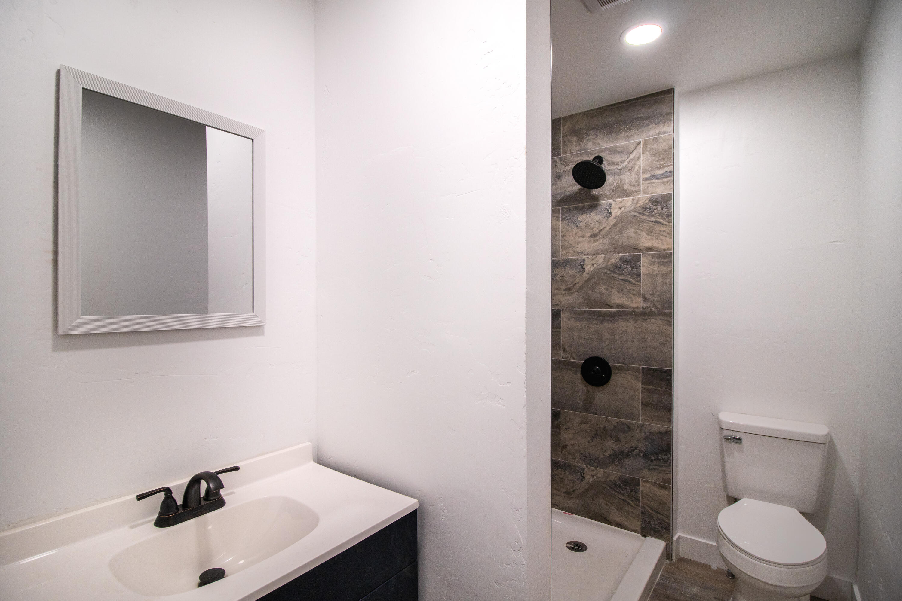 395 S W St, Porterville, CA 93257